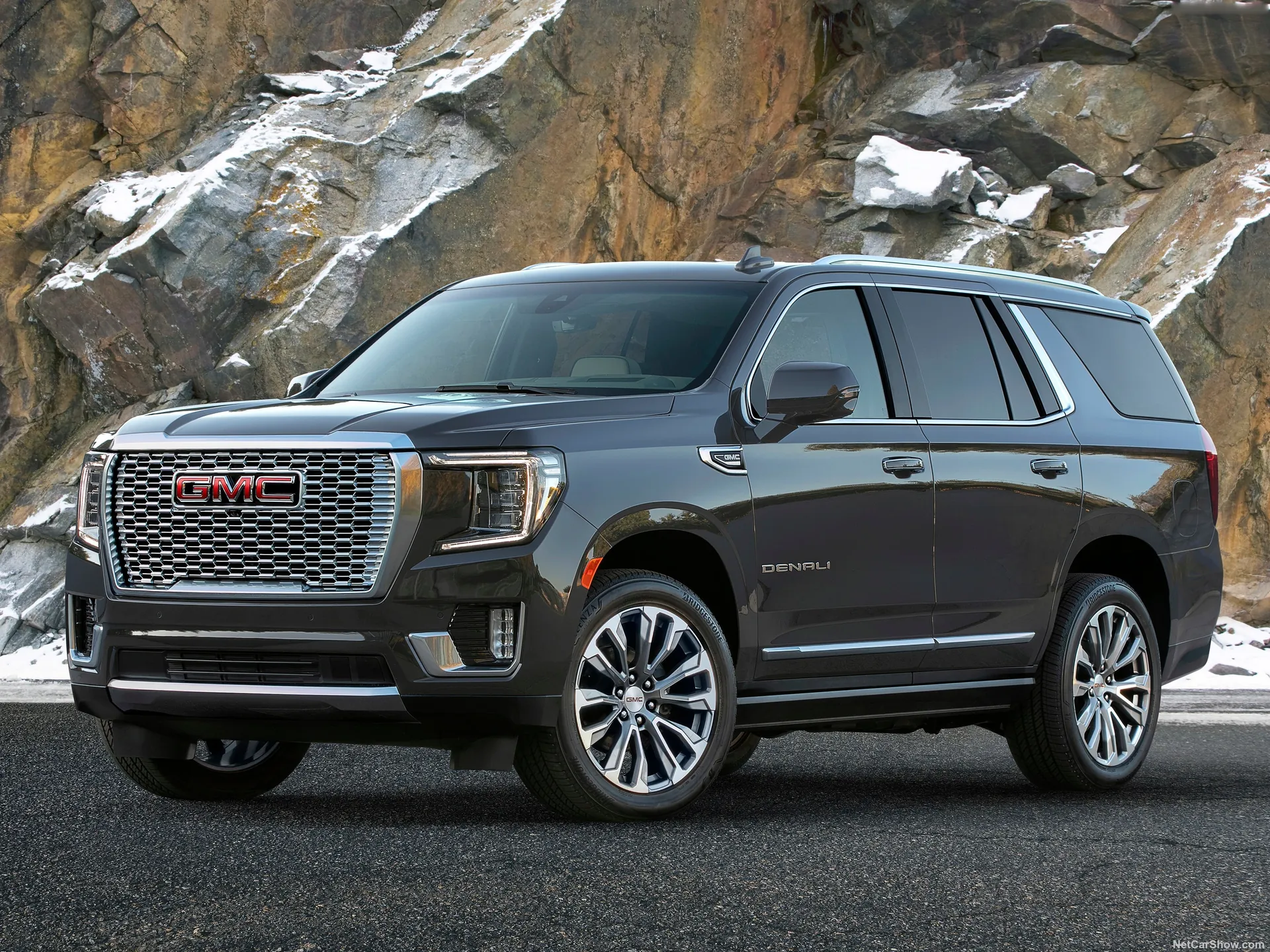 GMC Yukon Denali (2021)