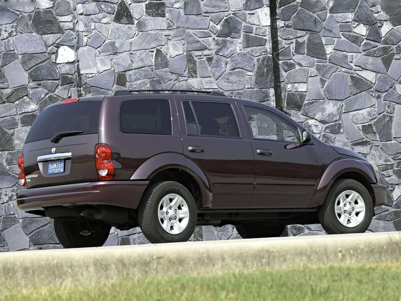 Dodge Durango SLT (2004) – zadní tříčtvrteční pohled