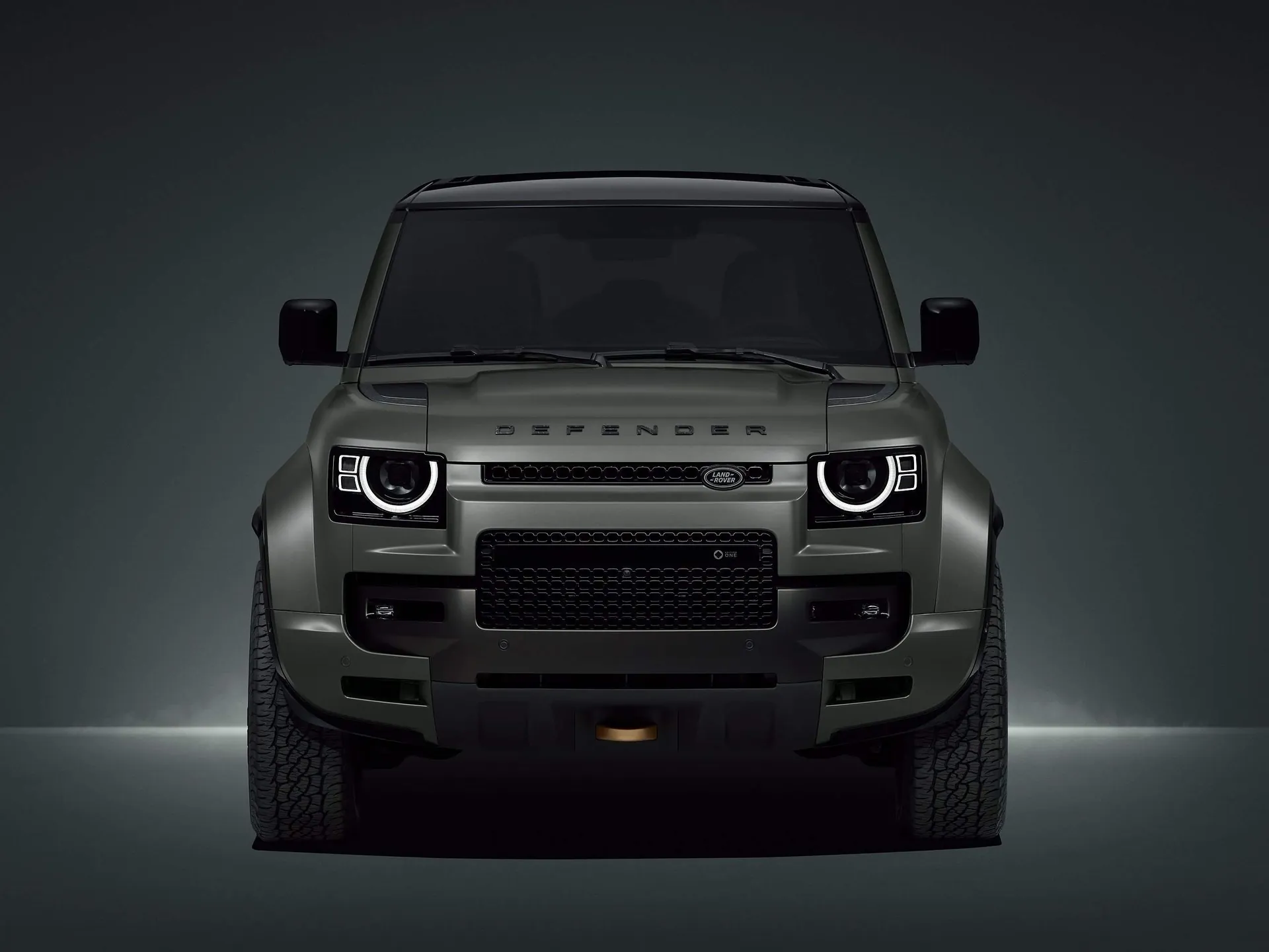 Land Rover Defender Octa (2025) - Front