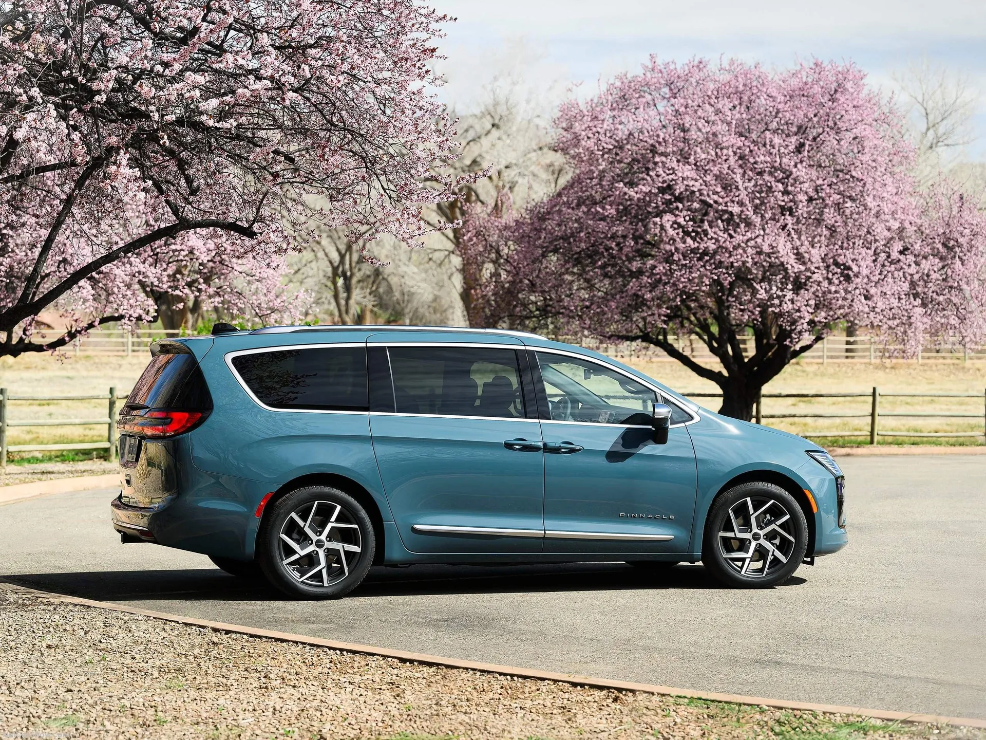 Chrysler Pacifica (2027) – boční profil