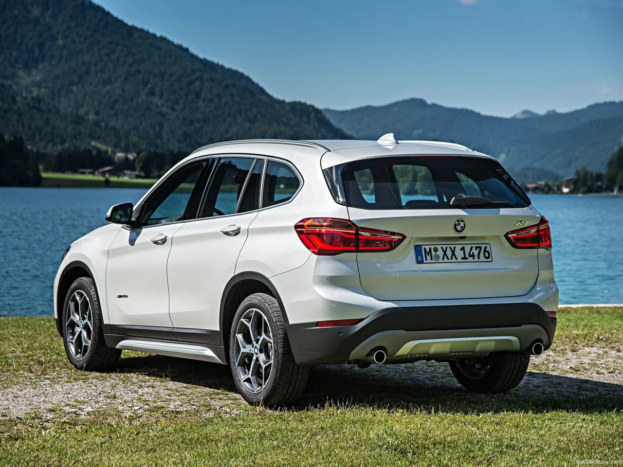 BMW X1 (2016) – zadní tříčtvrteční pohled