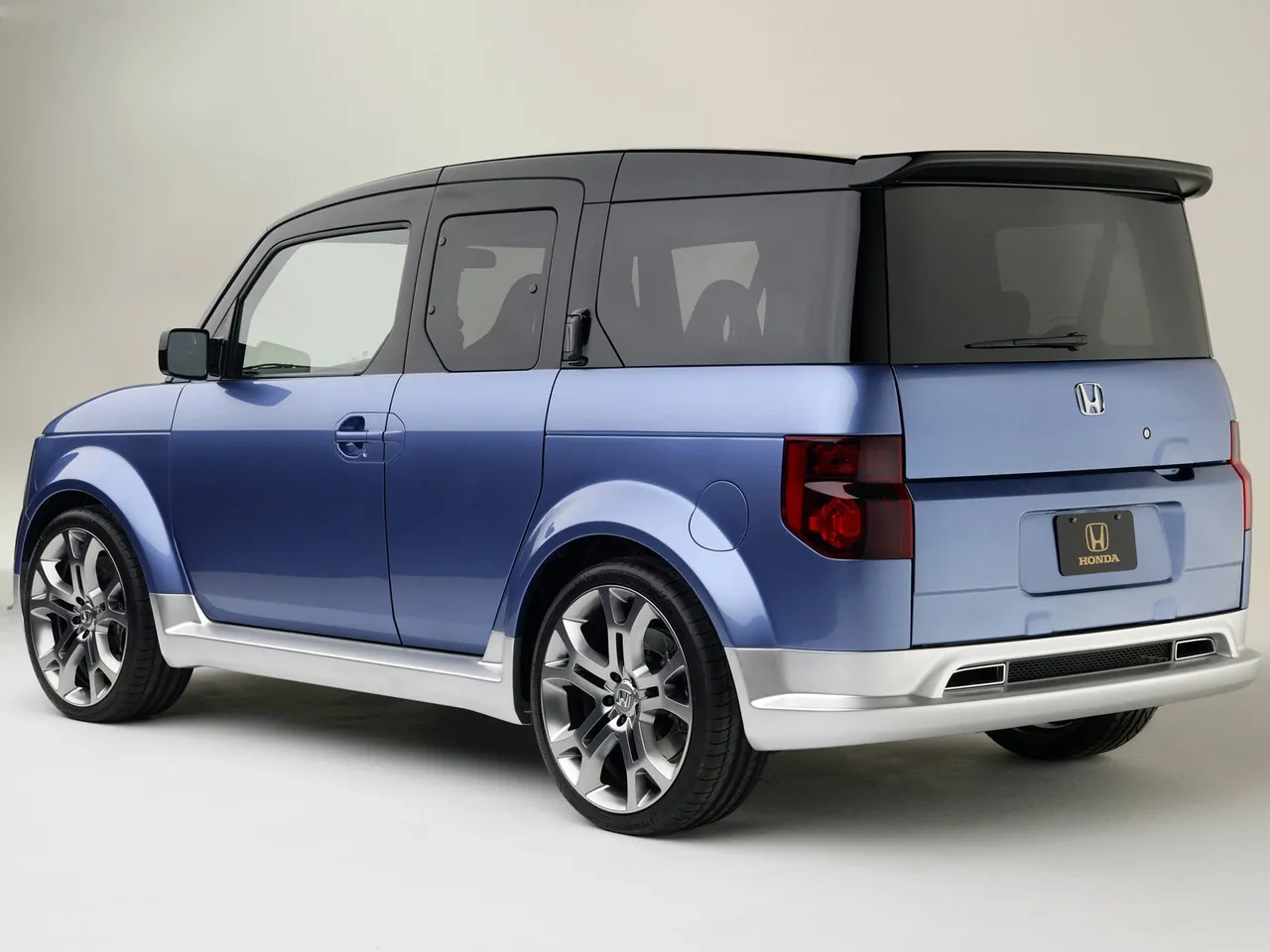 Honda Element Concept (2003) – zadní tříčtvrteční pohled