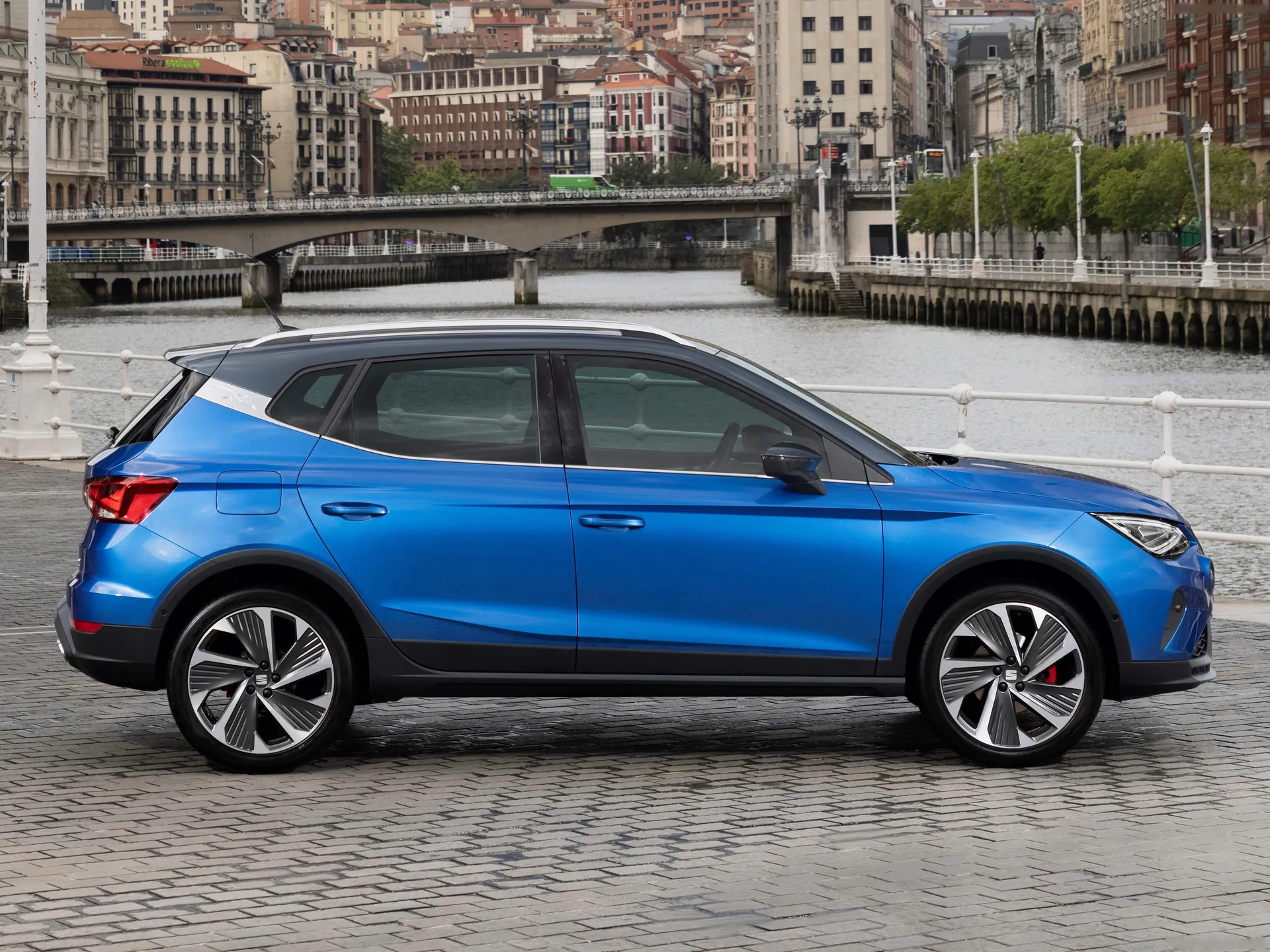 Seat Arona (2022) – boční profil