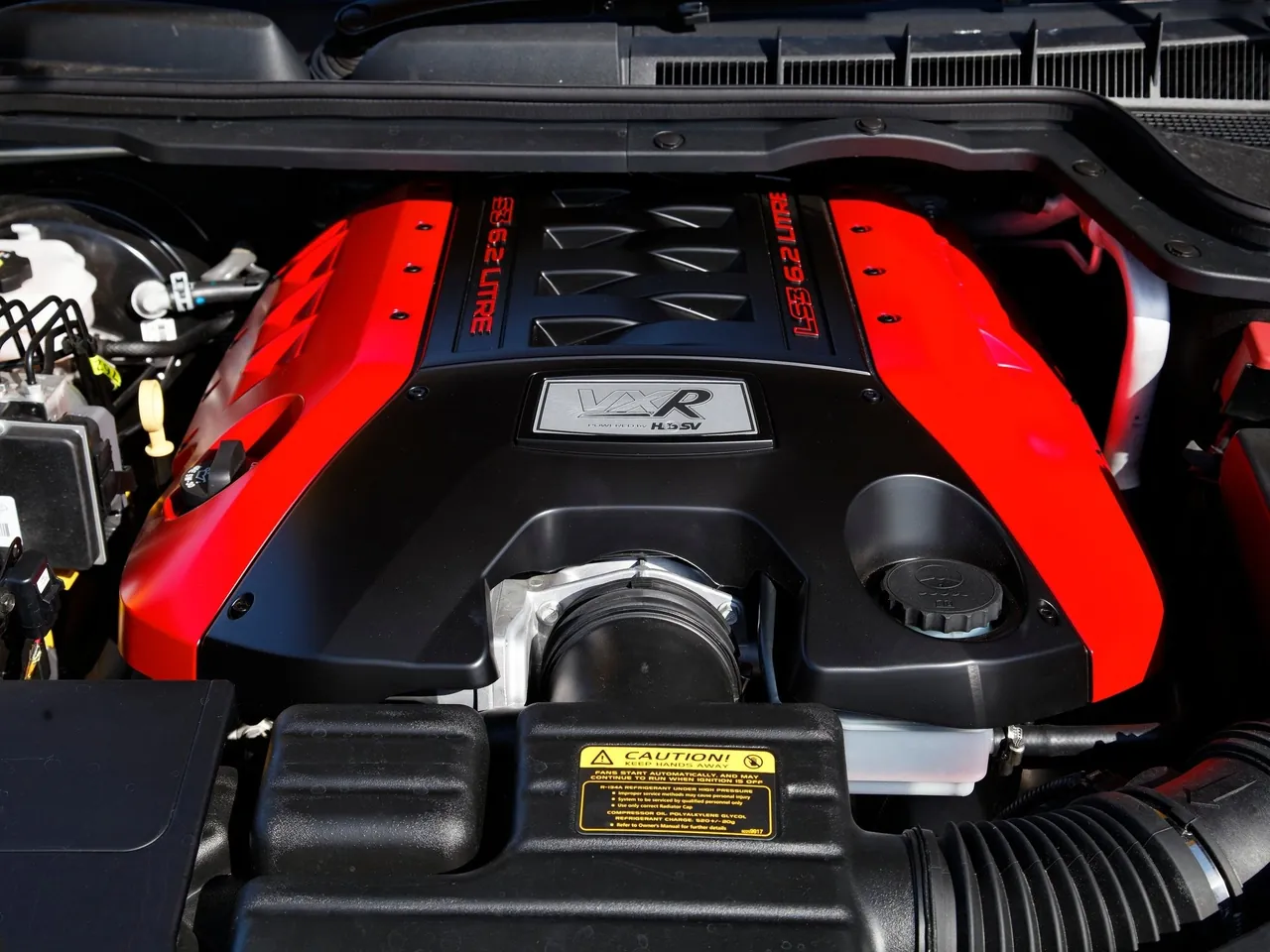 Vauxhall VXR Maloo (2012) – motorový prostor