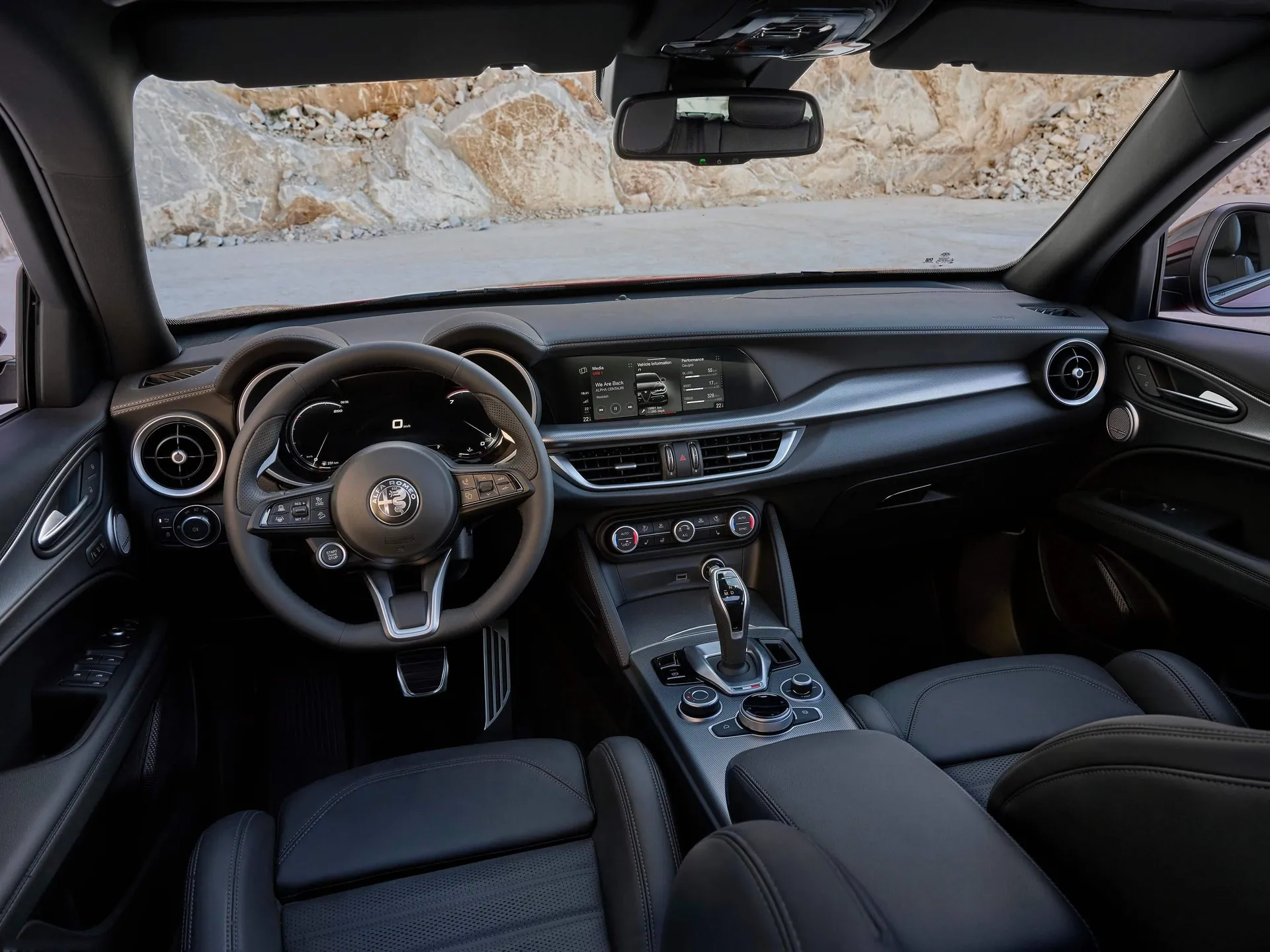 Alfa Romeo Stelvio (2023) – interiér