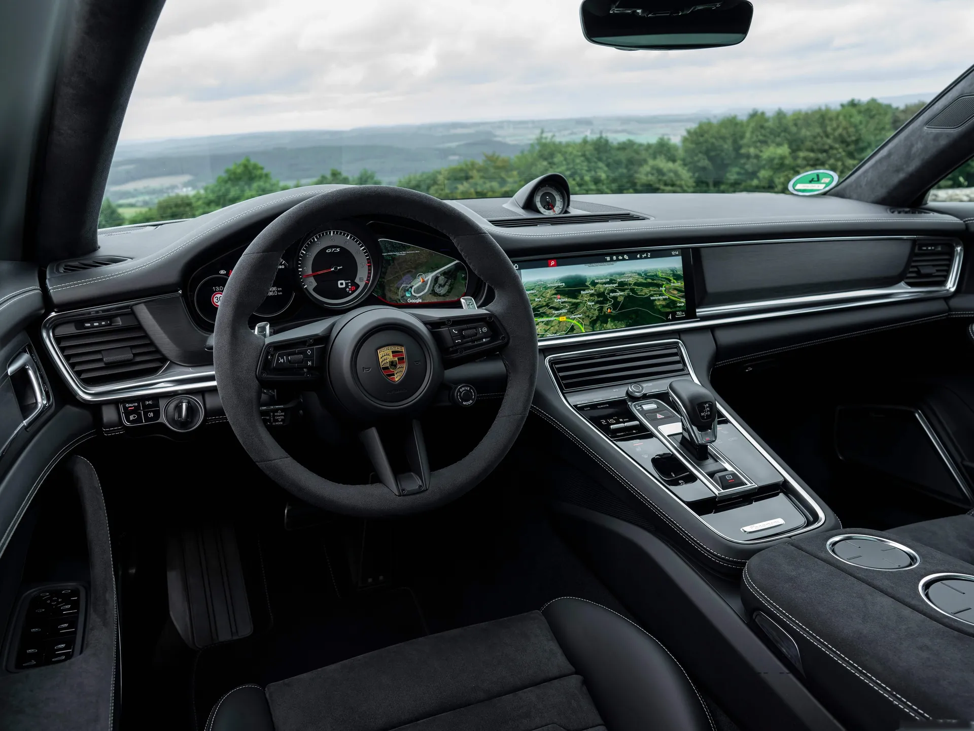 Porsche Panamera GTS Sport Turismo (2021) – interiér