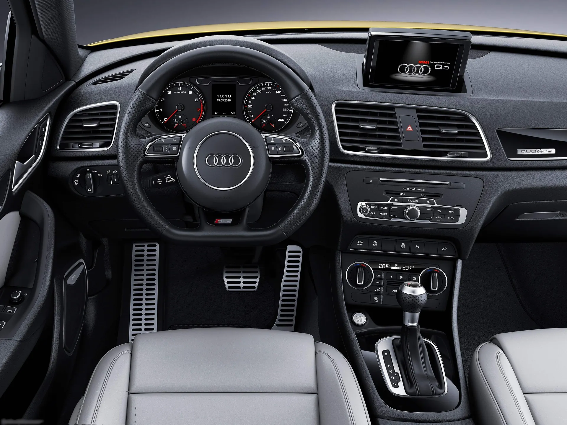 Audi Q3 (2017) – interiér