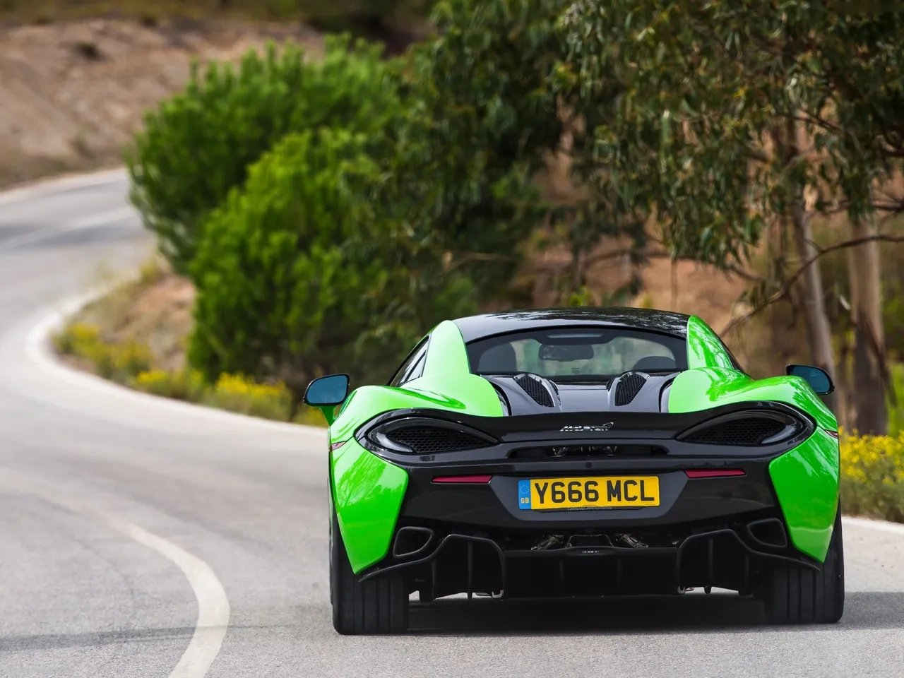 McLaren 570S Coupe (2016) – zezadu