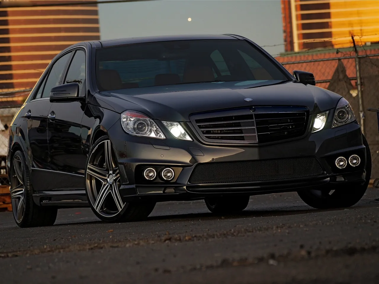 Wald Mercedes-Benz E-Class W212 Black Bison (2010)