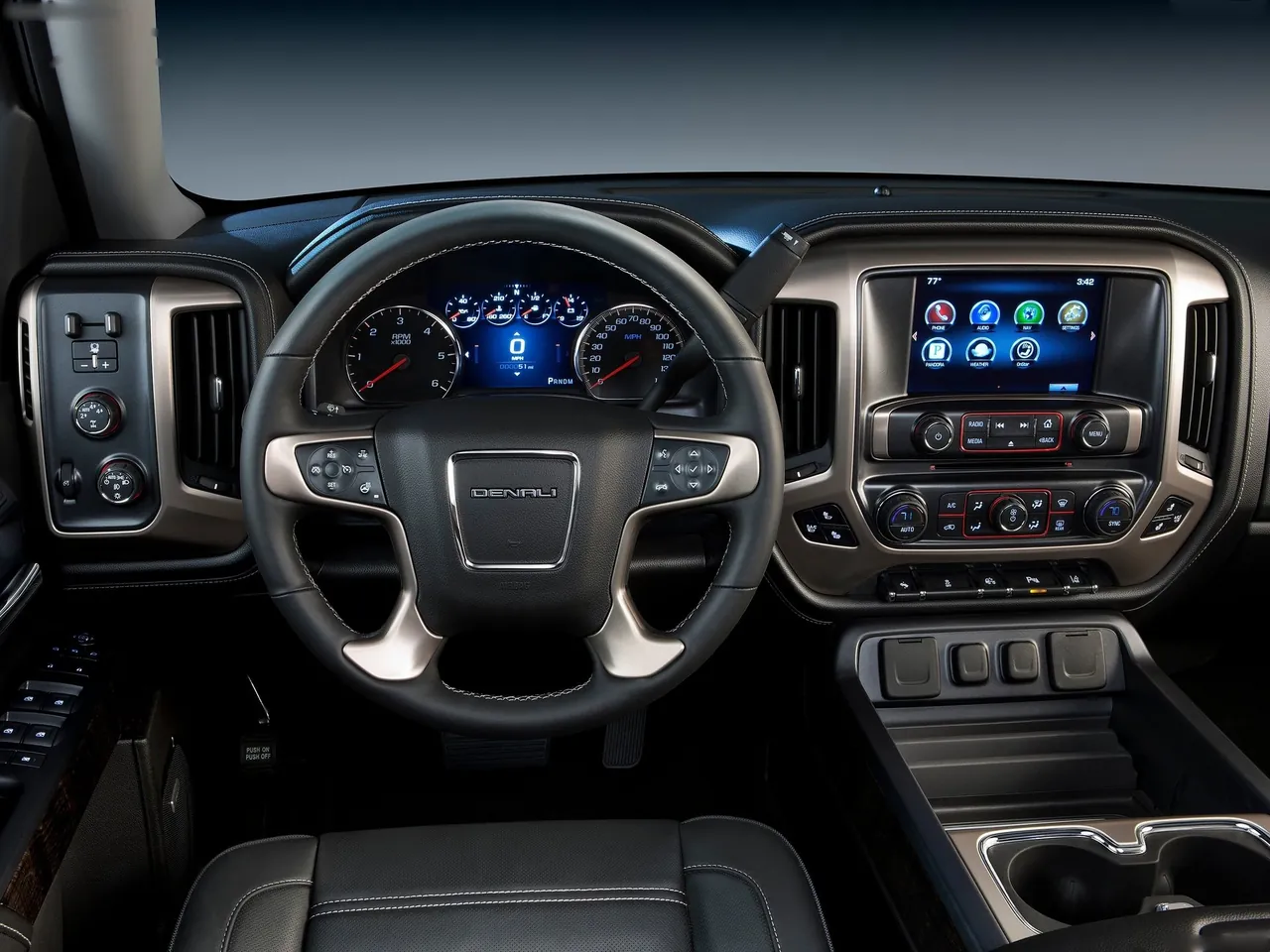 GMC Sierra Denali (2014) – interiér