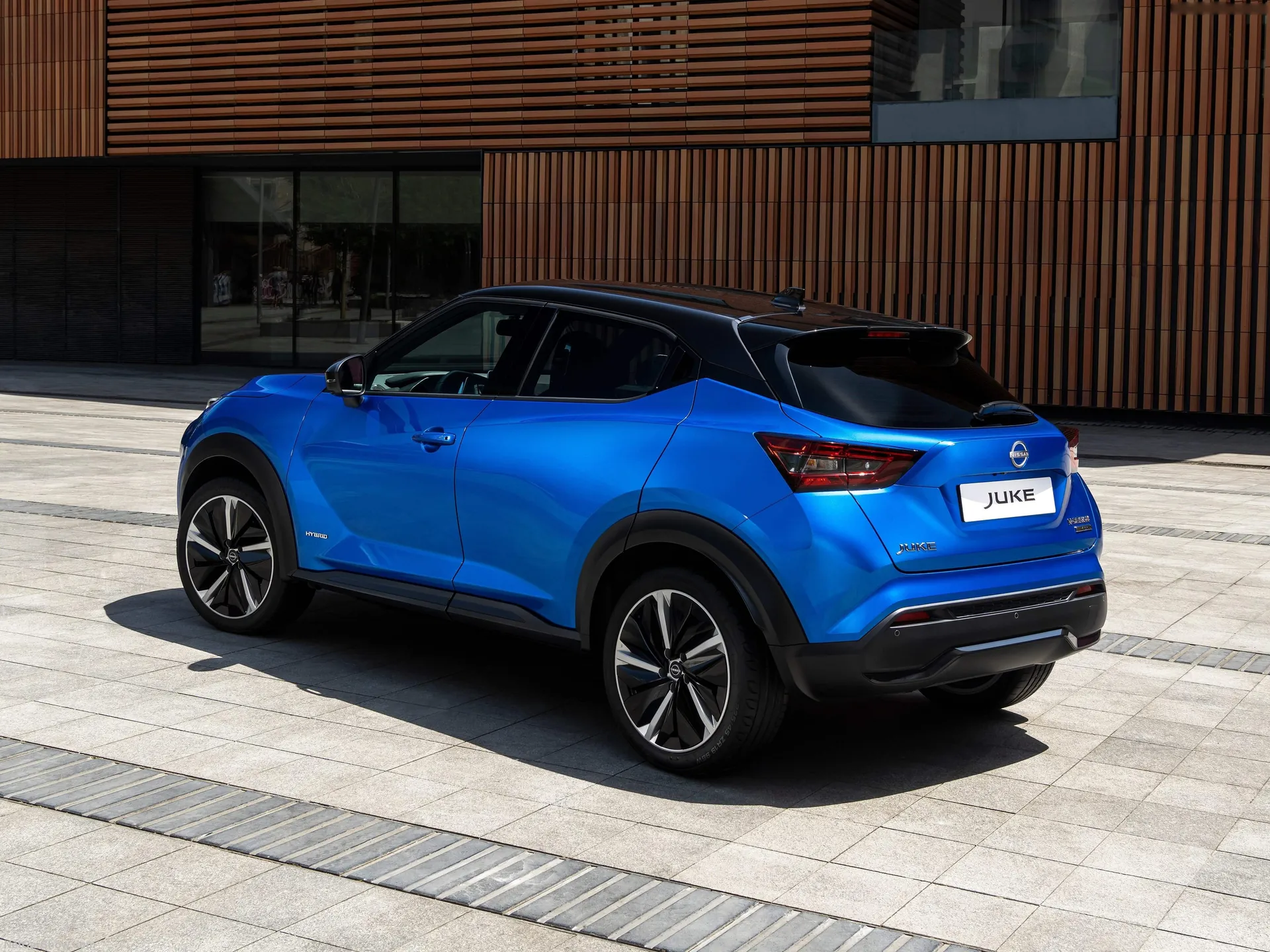Nissan Juke Hybrid (2022) - Rear Three-Quarter