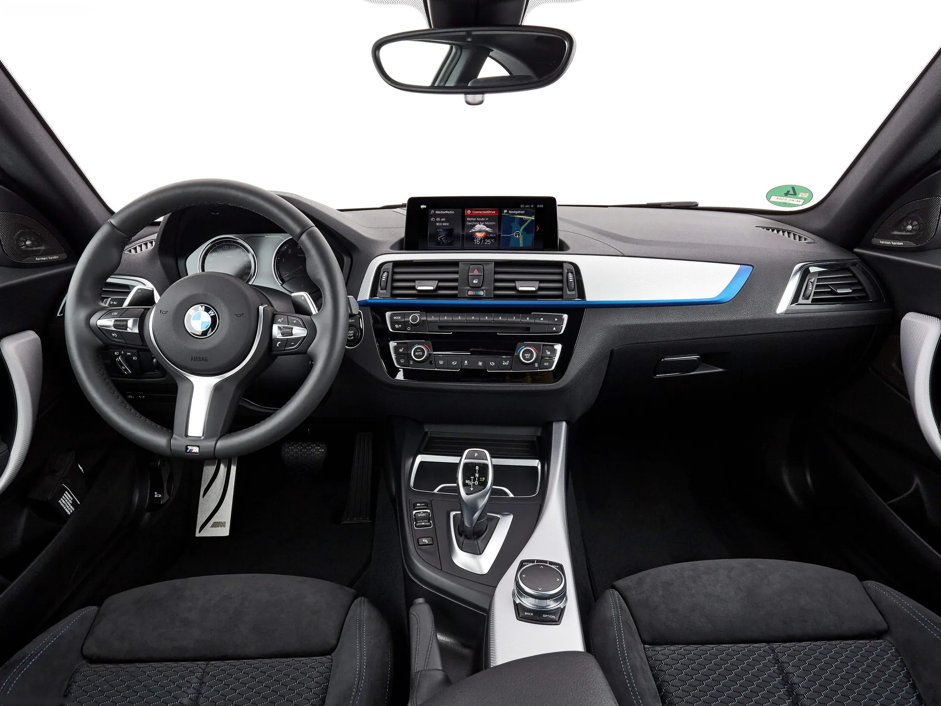 BMW 2-Series Coupe (2018) – interiér