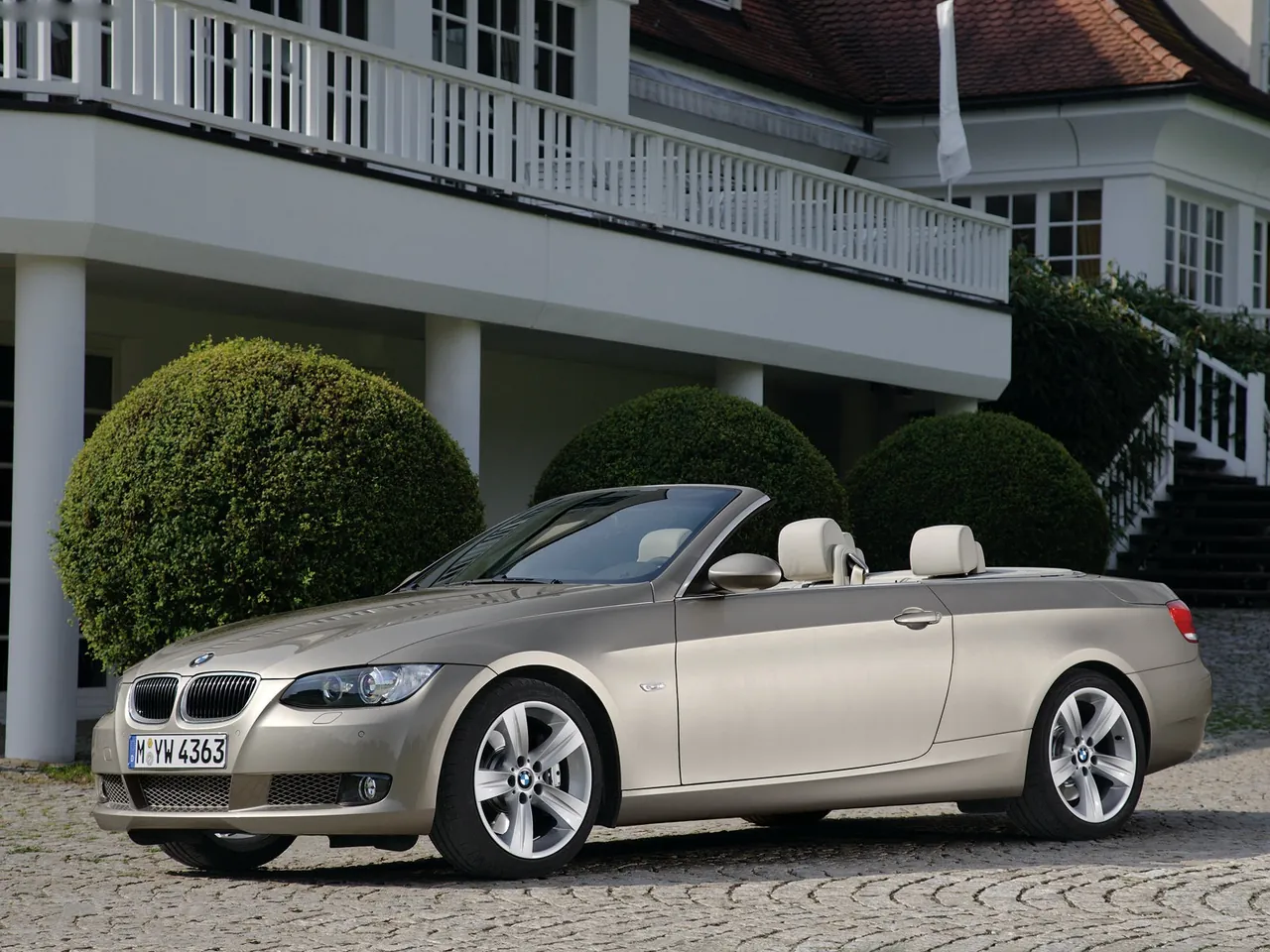 BMW 335i Convertible (2007)