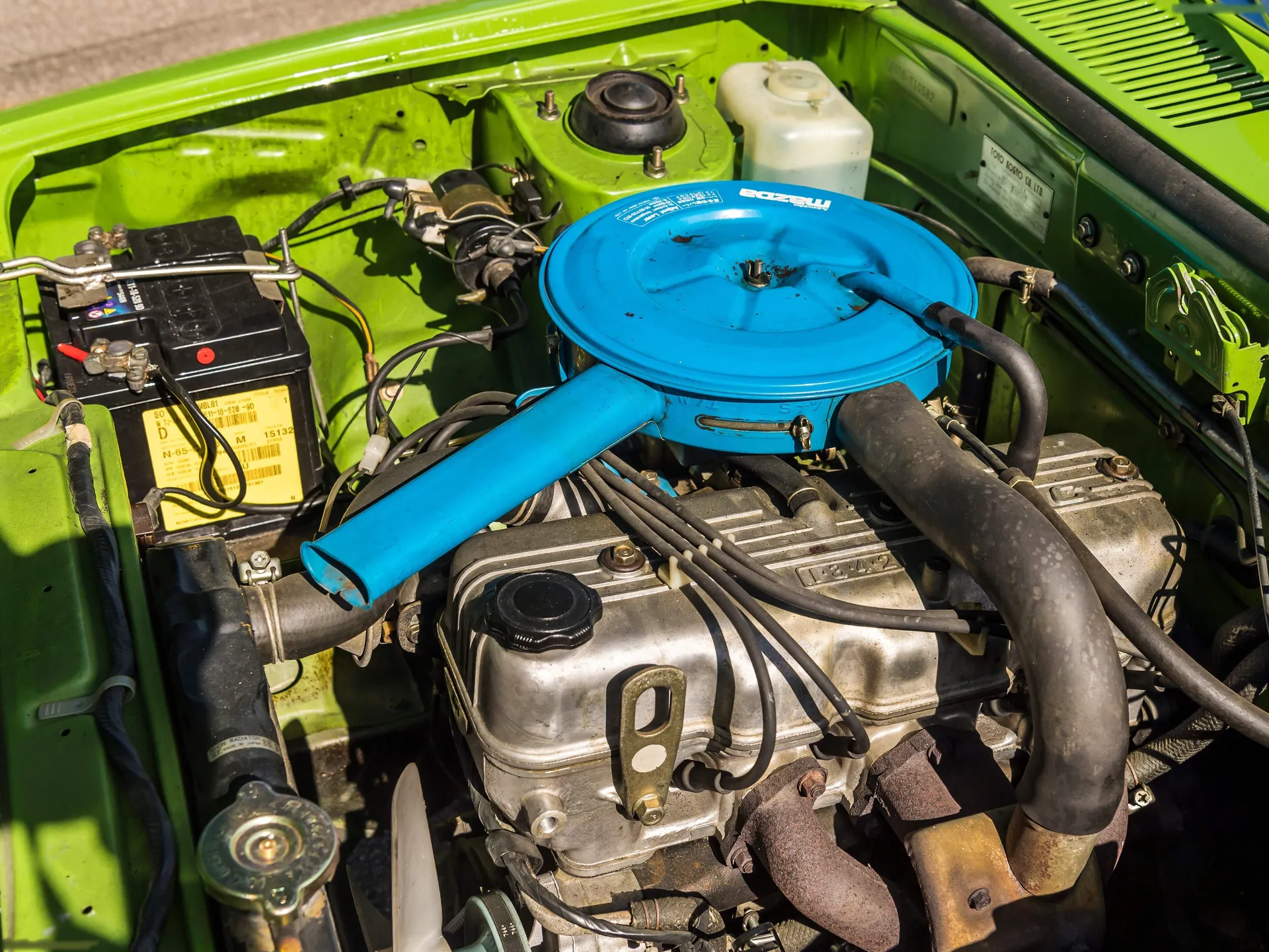 Mazda 323 (1979) – motorový prostor