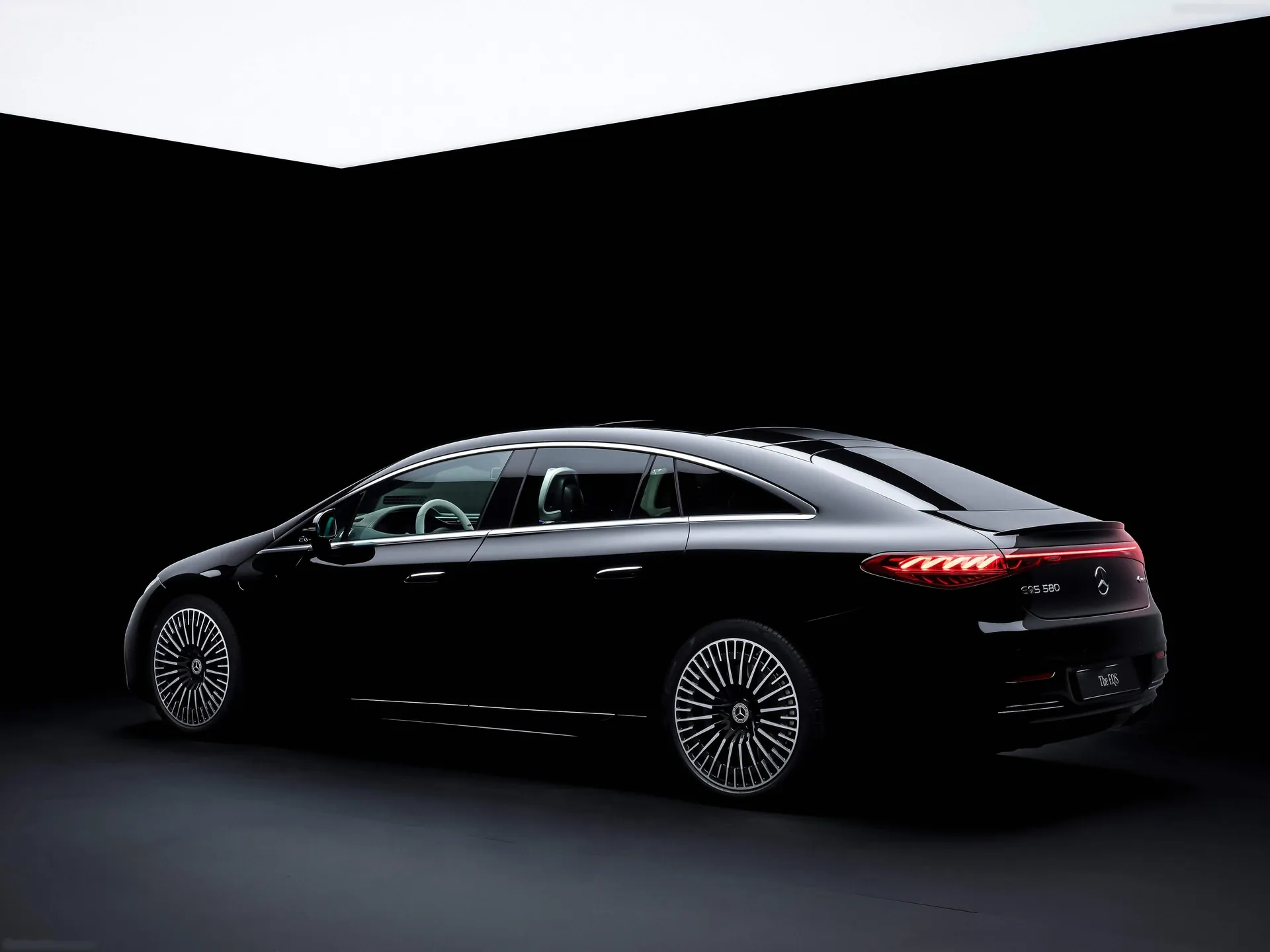 Mercedes-Benz EQS (2025) – zadní tříčtvrteční pohled