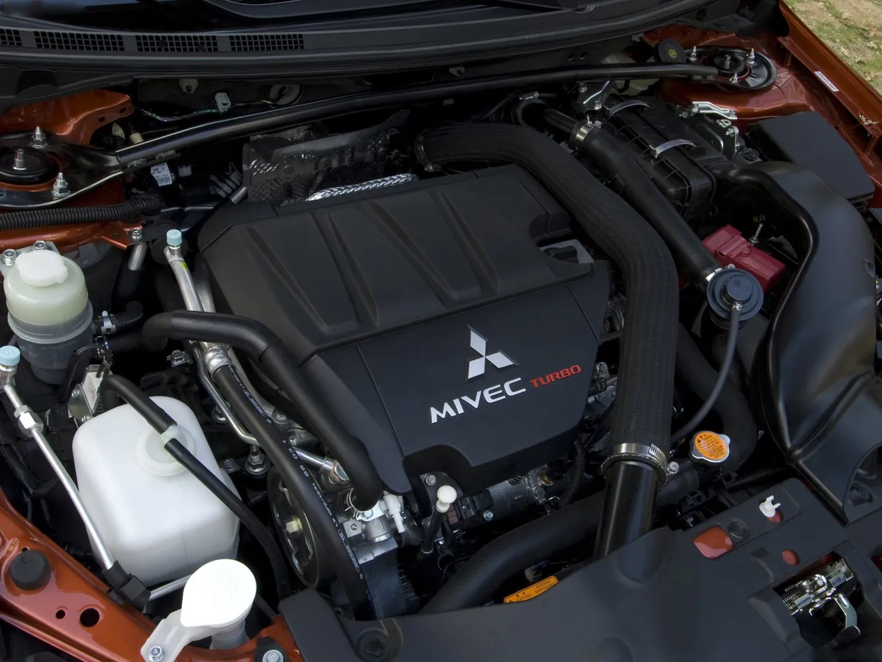 Mitsubishi Lancer Sportback Ralliart (2009) - Engine Bay