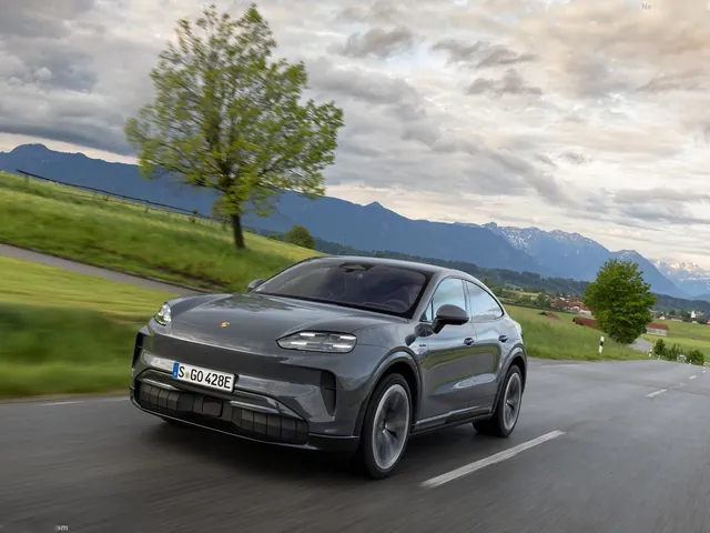 Porsche Cayenne Coupe Electric (2027)