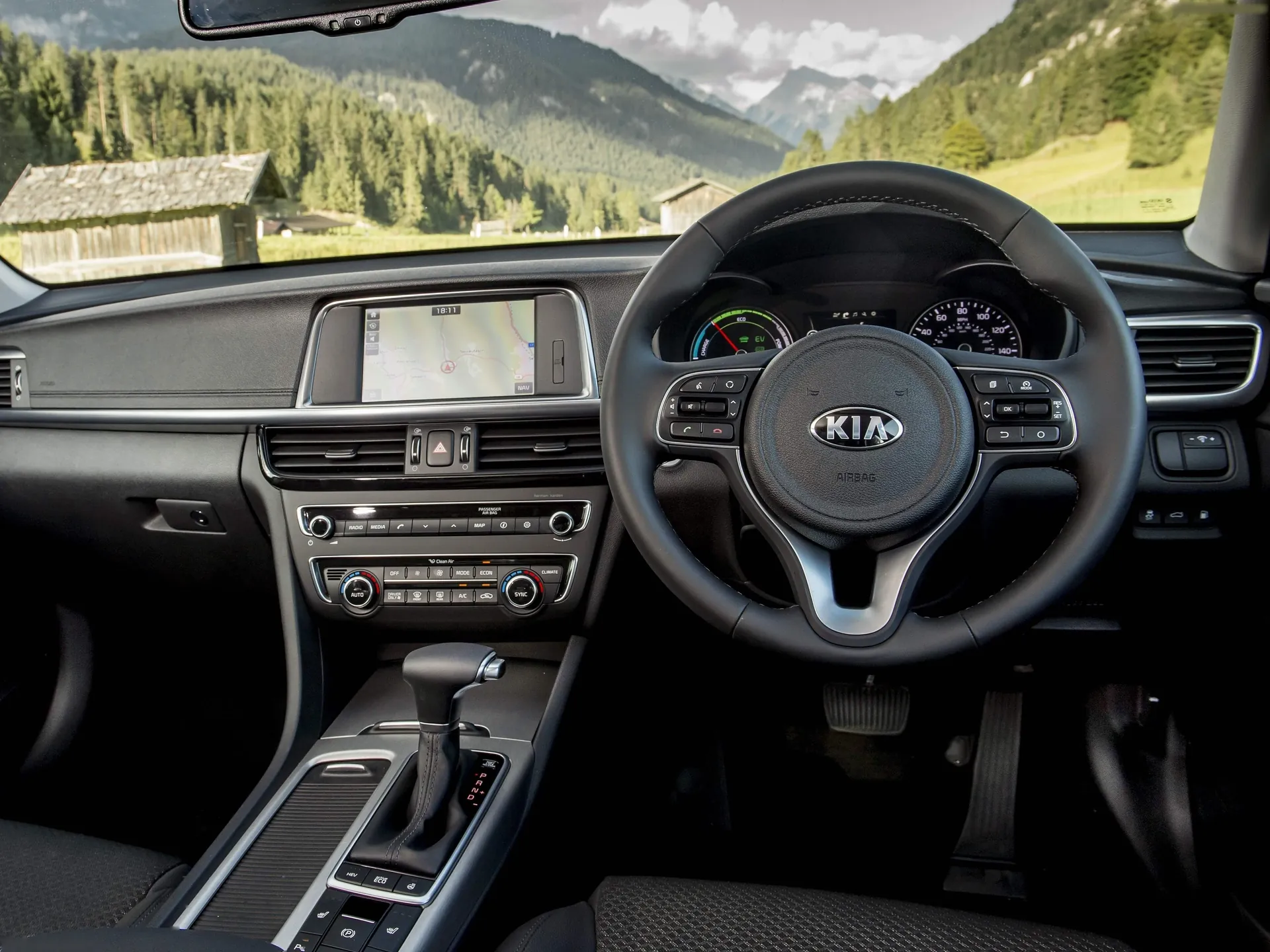 Kia Optima PHEV [UK] (2017) – interiér