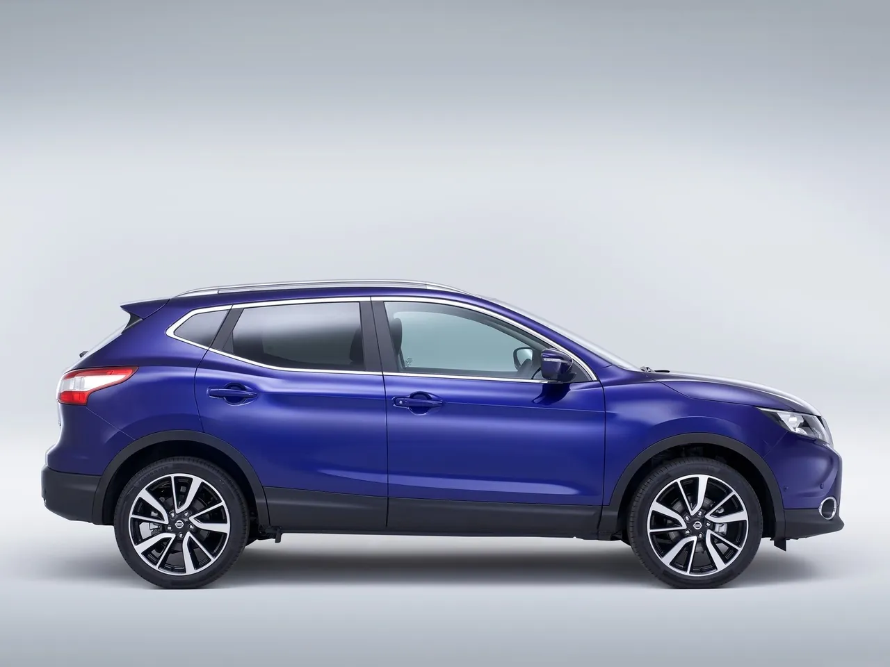Nissan Qashqai (2014) - Side Profile