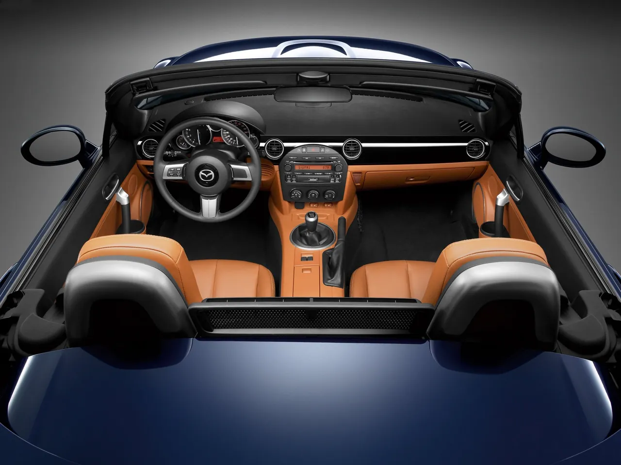 Mazda MX-5 Roadster Coupe (2006) – interiér