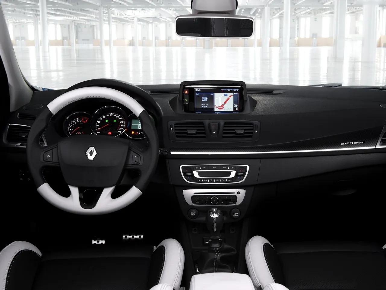 Renault Megane Coupe (2014) – interiér