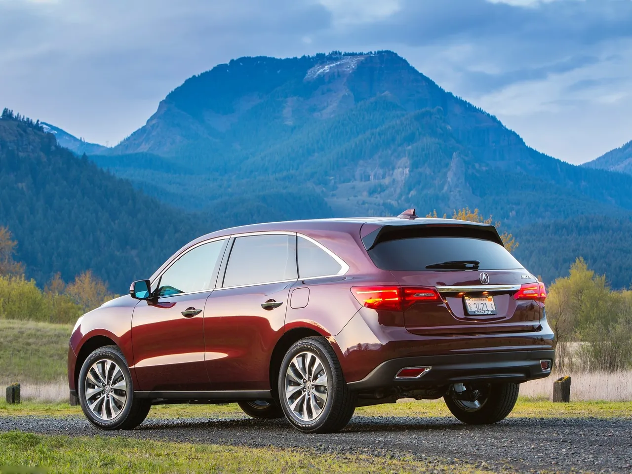 Acura MDX (2014) – zadní tříčtvrteční pohled