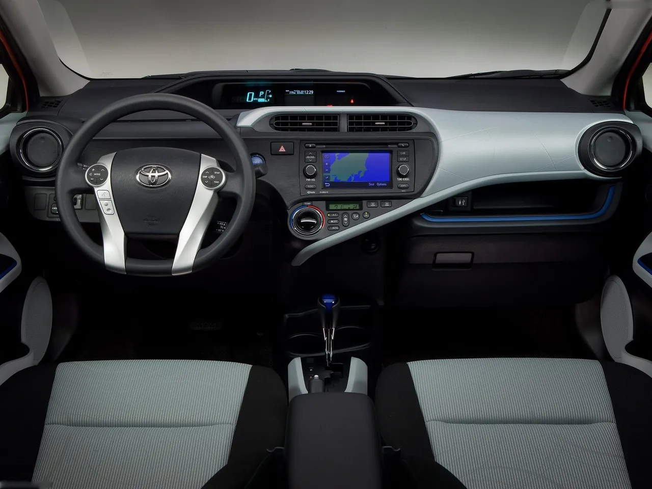 Toyota Prius C (2012) – interiér