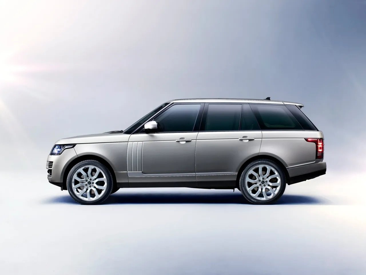 Land Rover Range Rover (2013) – boční profil