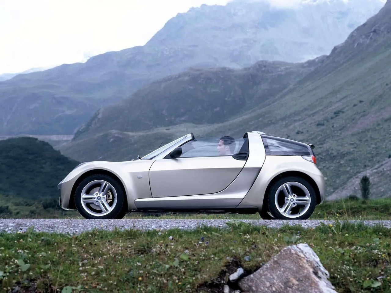Smart Roadster Coupe (2003) – boční profil