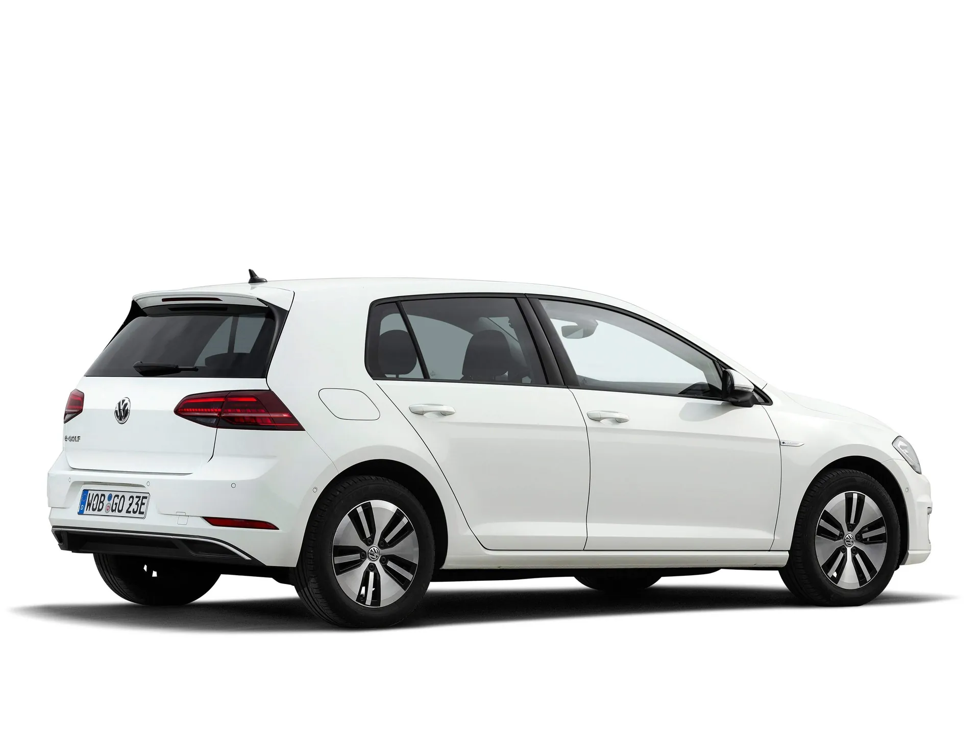 Volkswagen e-Golf (2017) – zadní tříčtvrteční pohled