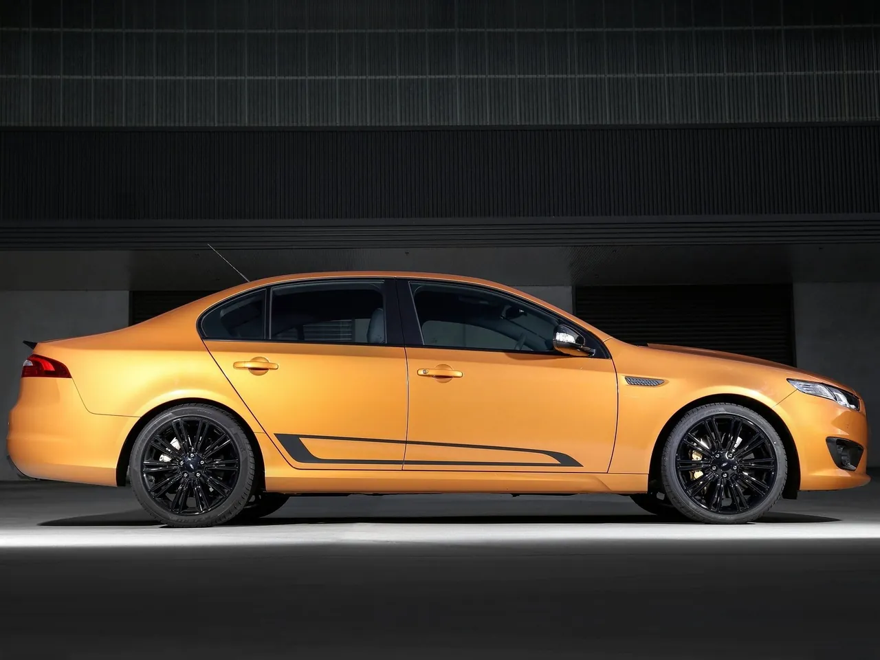 Ford Falcon XR8 Sprint (2016) – boční profil
