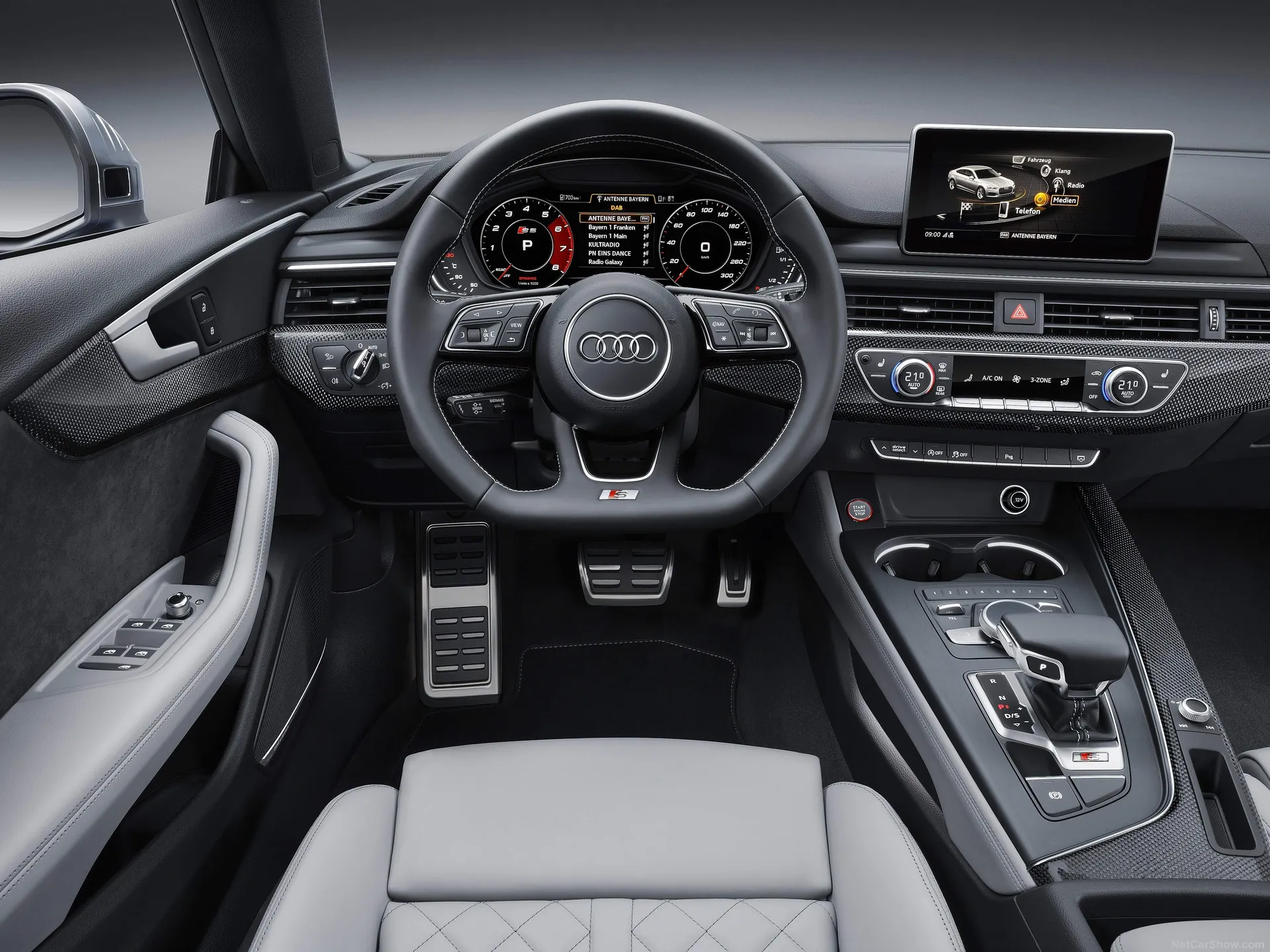 Audi S5 Sportback (2017) – interiér
