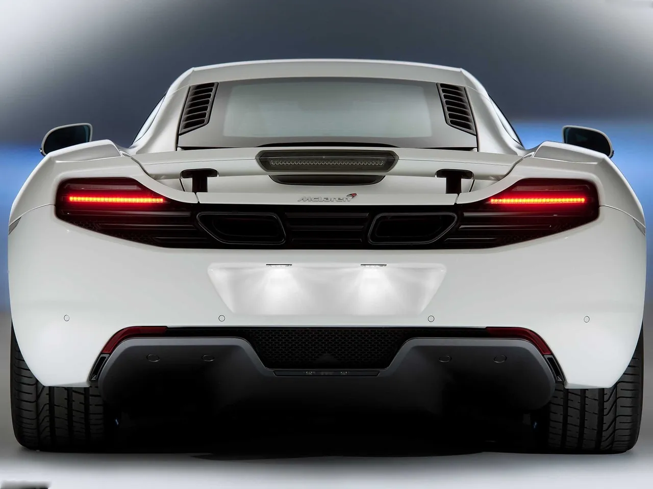 McLaren MP4-12C (2011) – zezadu