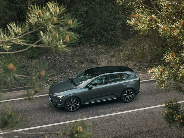 Volvo EX60 (2027)