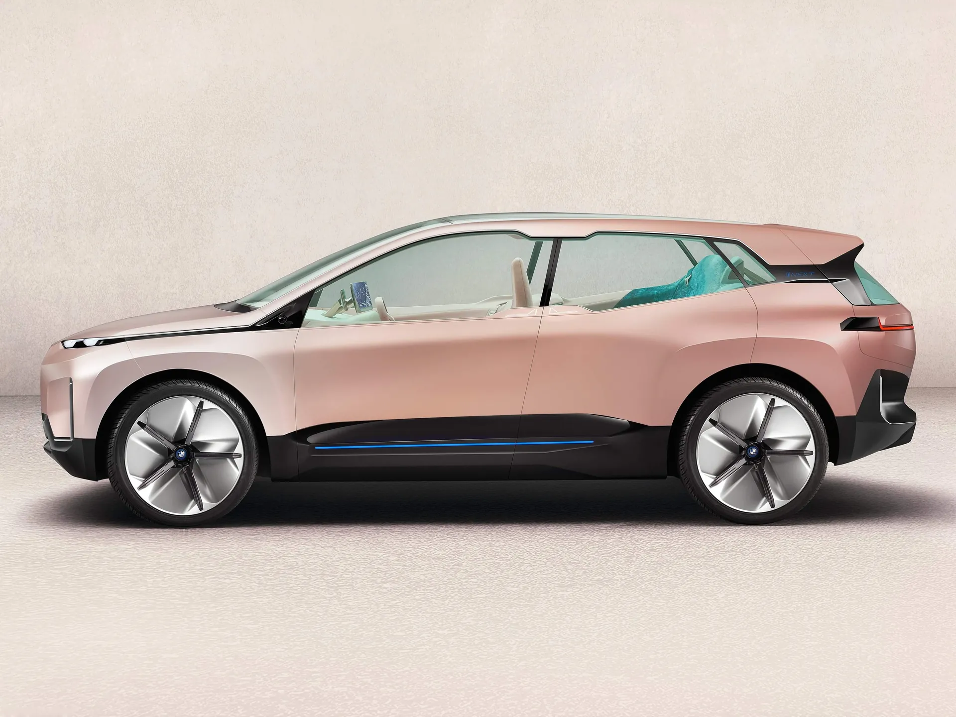 BMW Vision iNEXT Concept (2018) – boční profil
