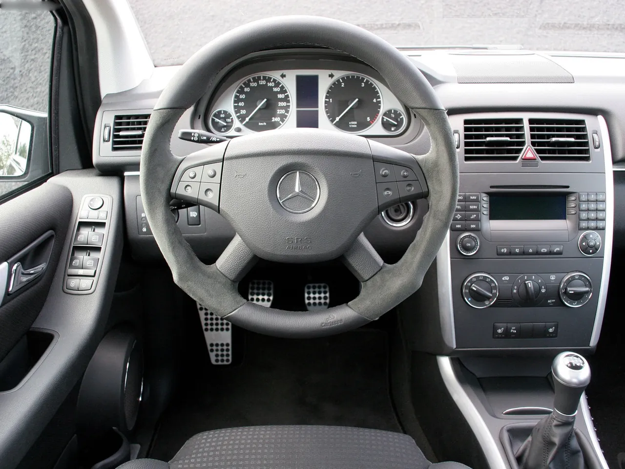 Carlsson Mercedes-Benz B-Class (2006) – interiér