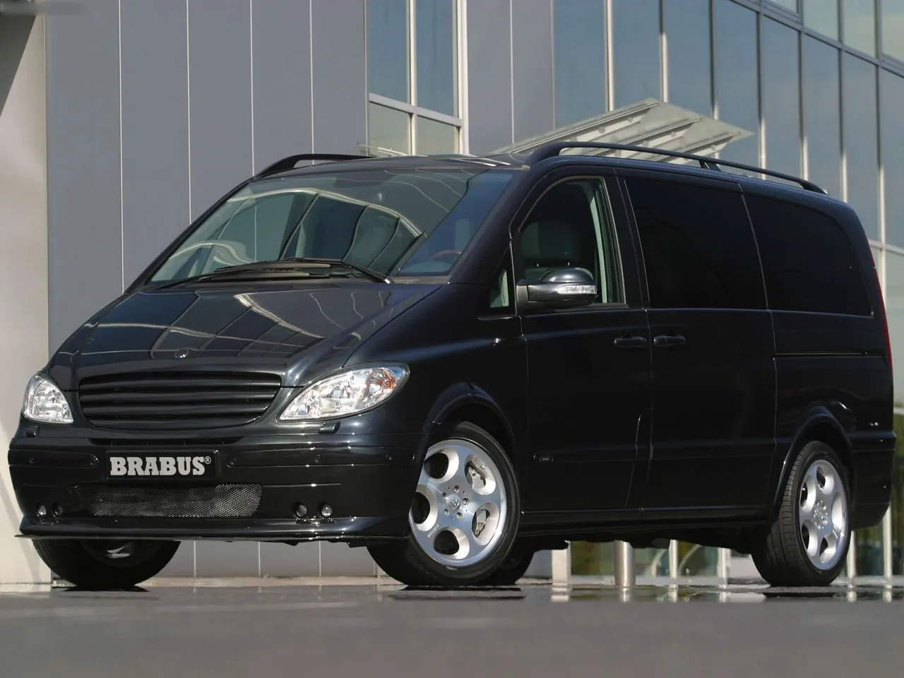 Brabus Mercedes-Benz Viano V8 (2004)