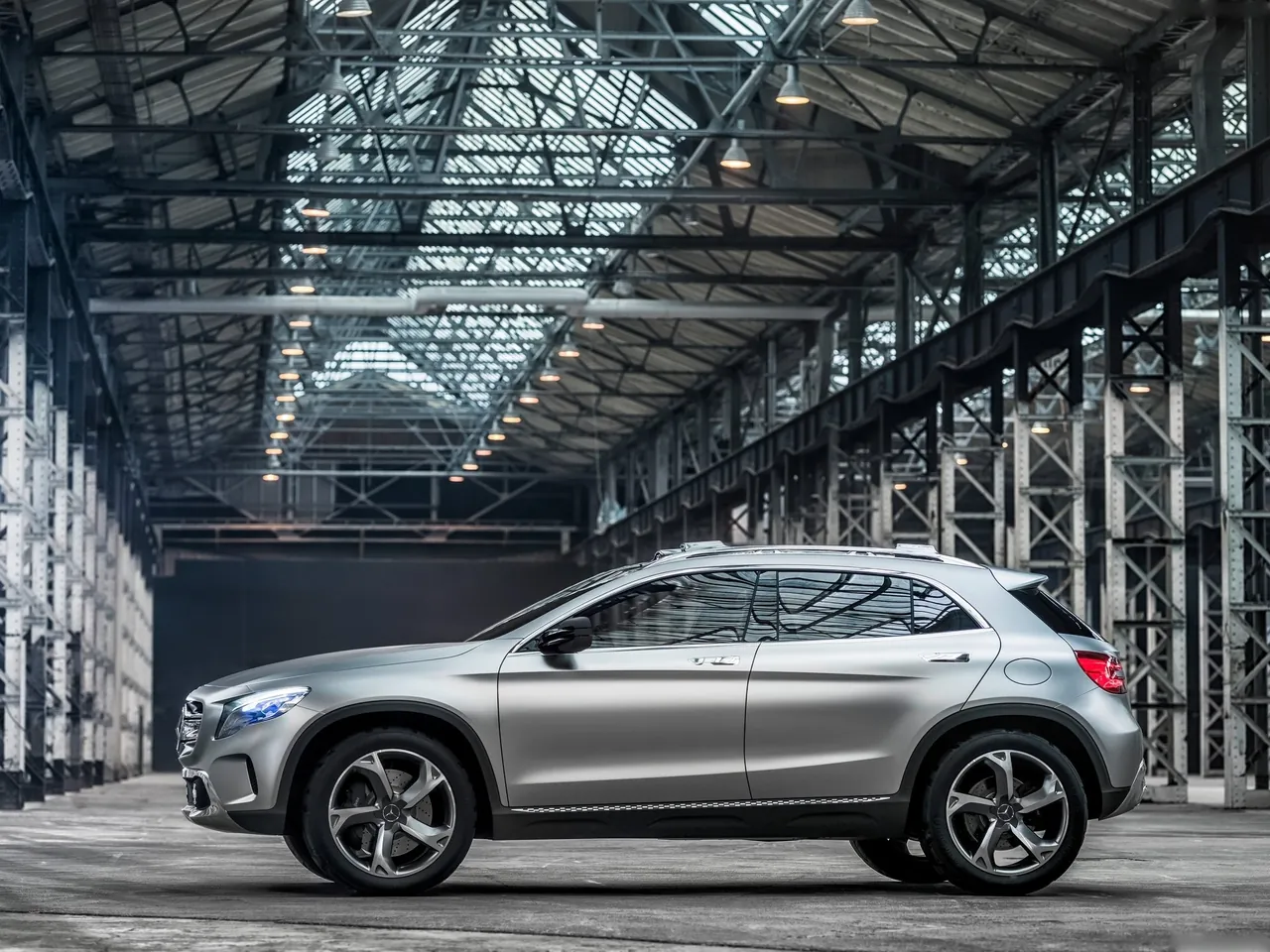 Mercedes-Benz GLA Concept (2013) – boční profil