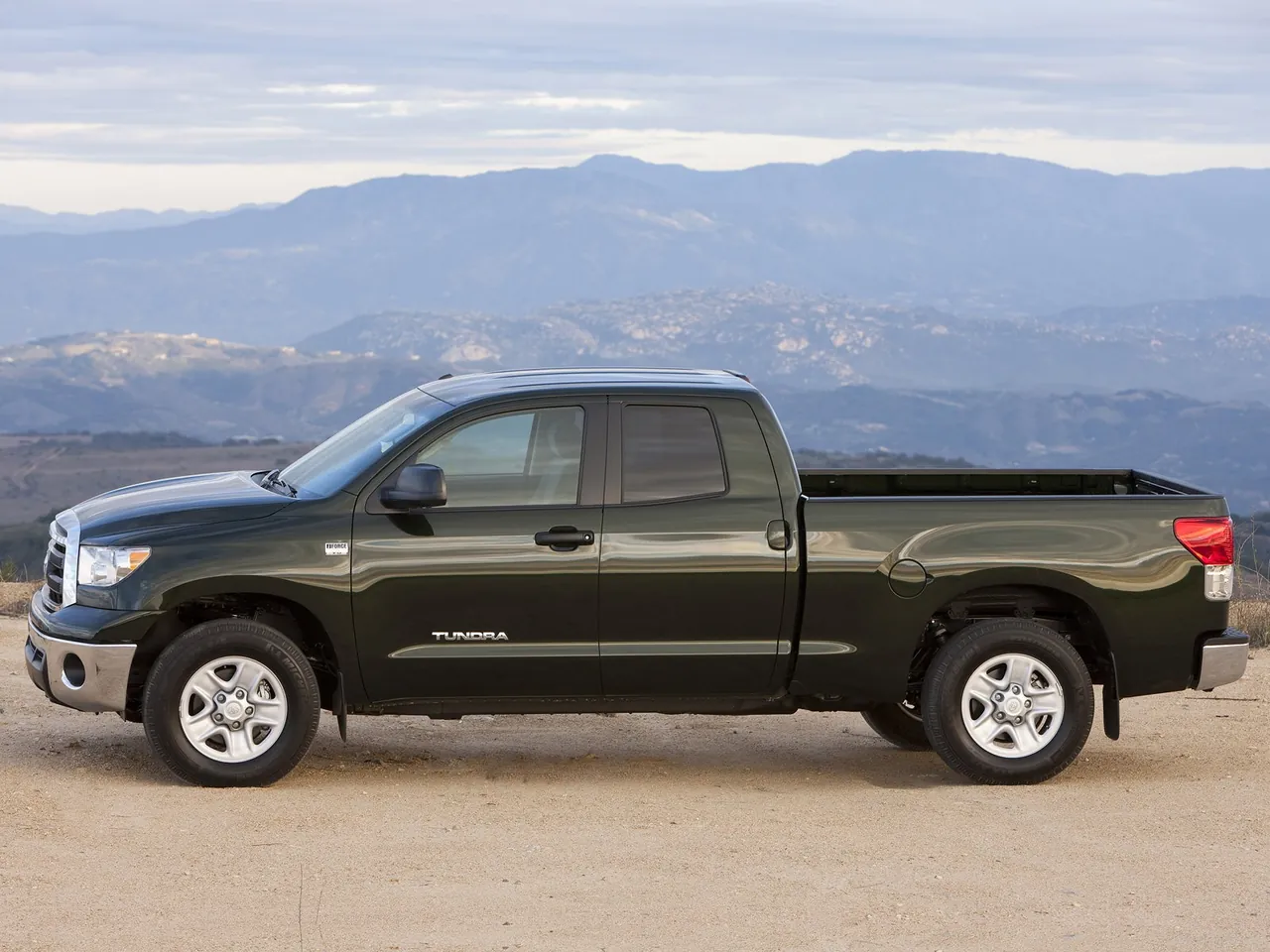 Toyota Tundra (2010) – boční profil