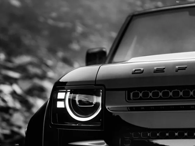 Land Rover Defender Octa Black (2026)