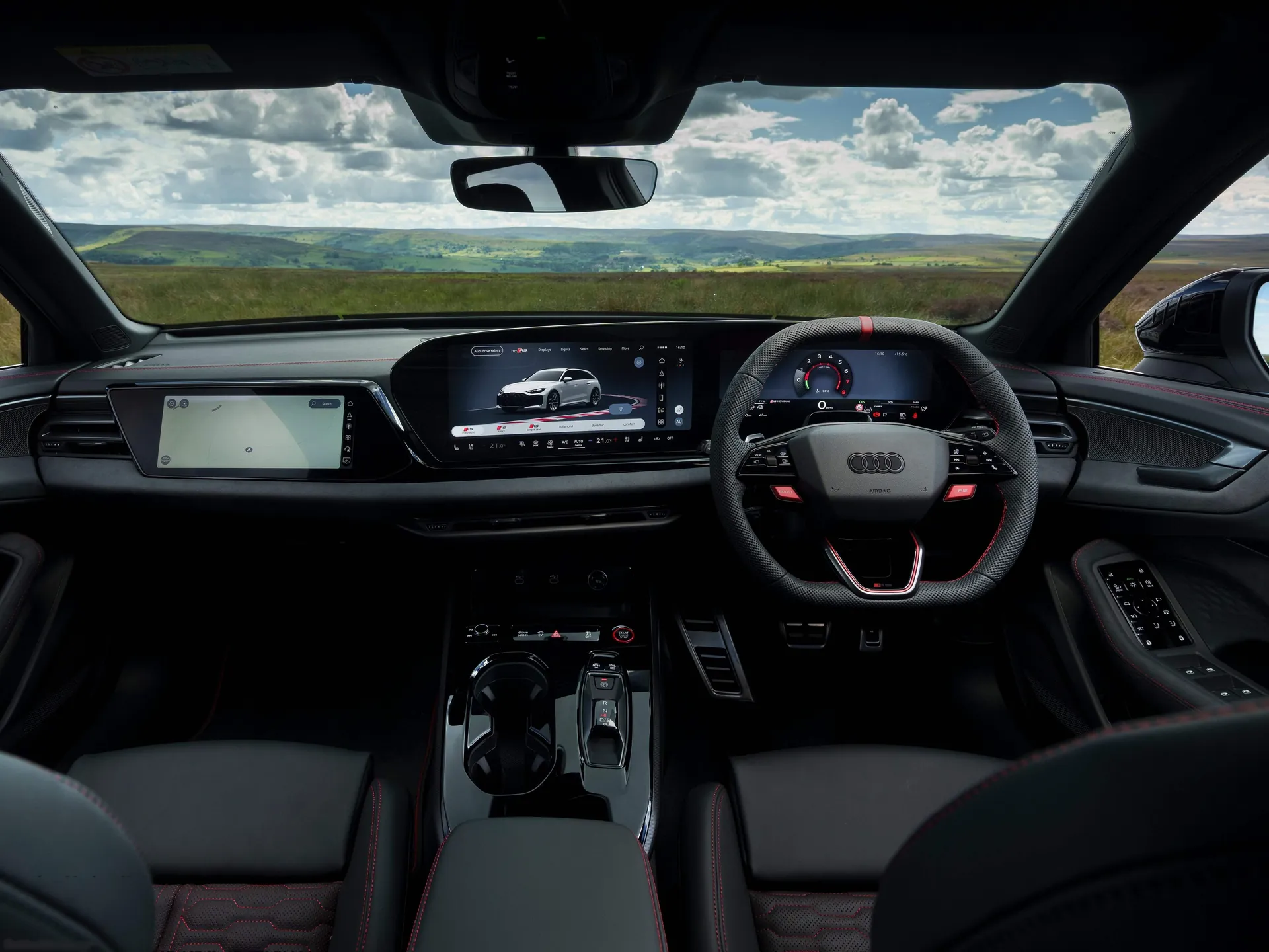 Audi RS5 Avant [UK] (2027) – interiér