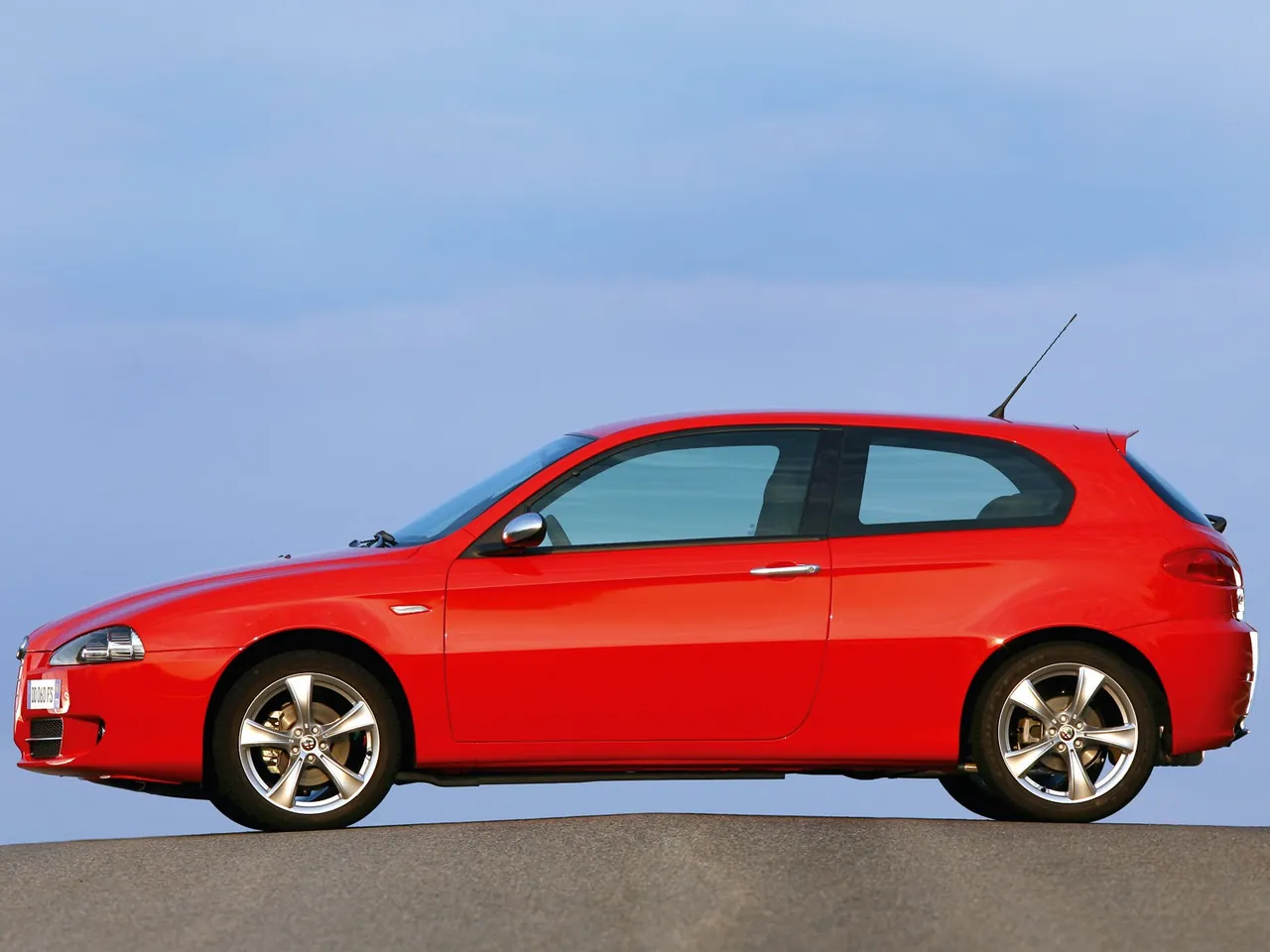 Alfa Romeo 147 Q2 (2007) - Side Profile