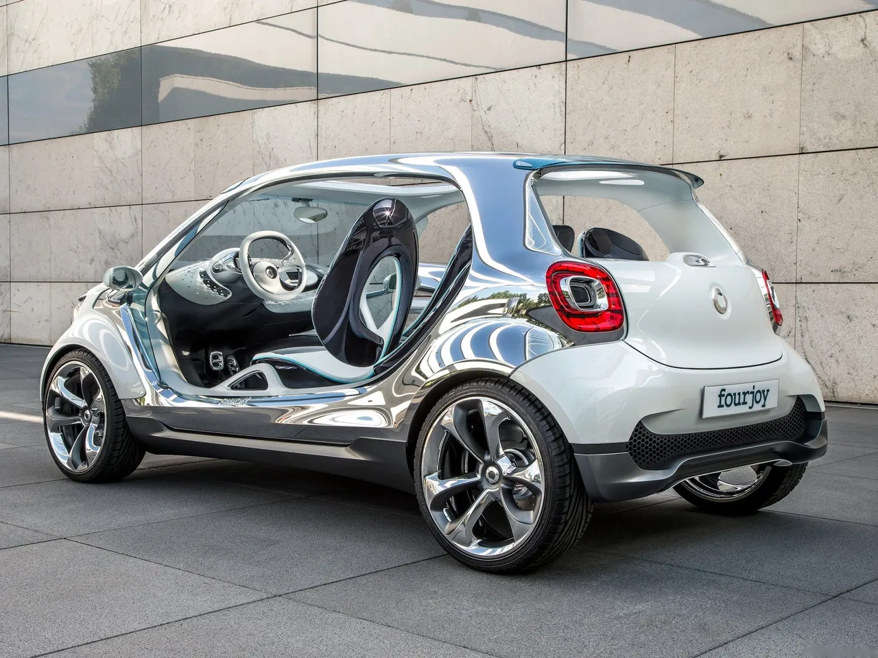 Smart FourJoy Concept (2013) – zadní tříčtvrteční pohled