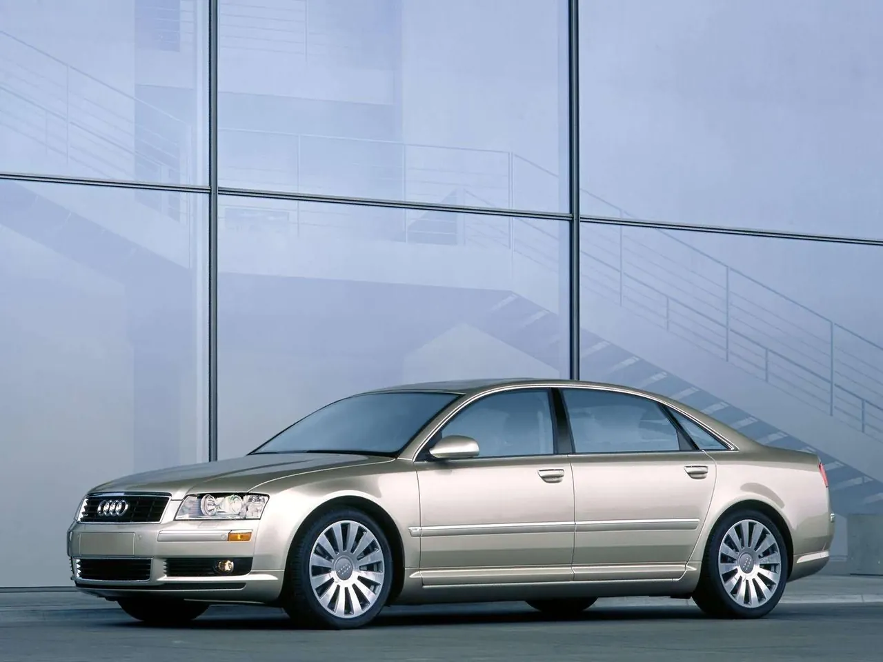 Audi A8 L 4.2 quattro (2003)