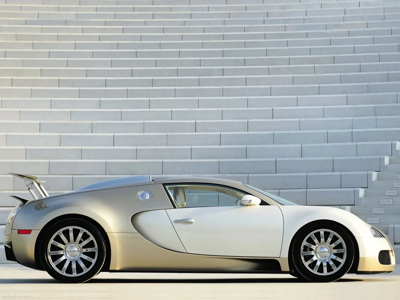 Bugatti Veyron (2009) – boční profil