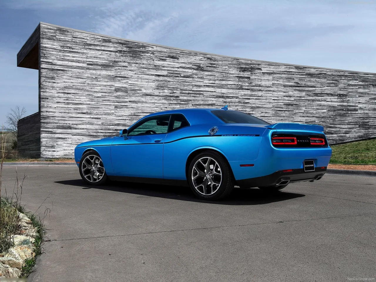 Dodge Challenger (2015) – zadní tříčtvrteční pohled