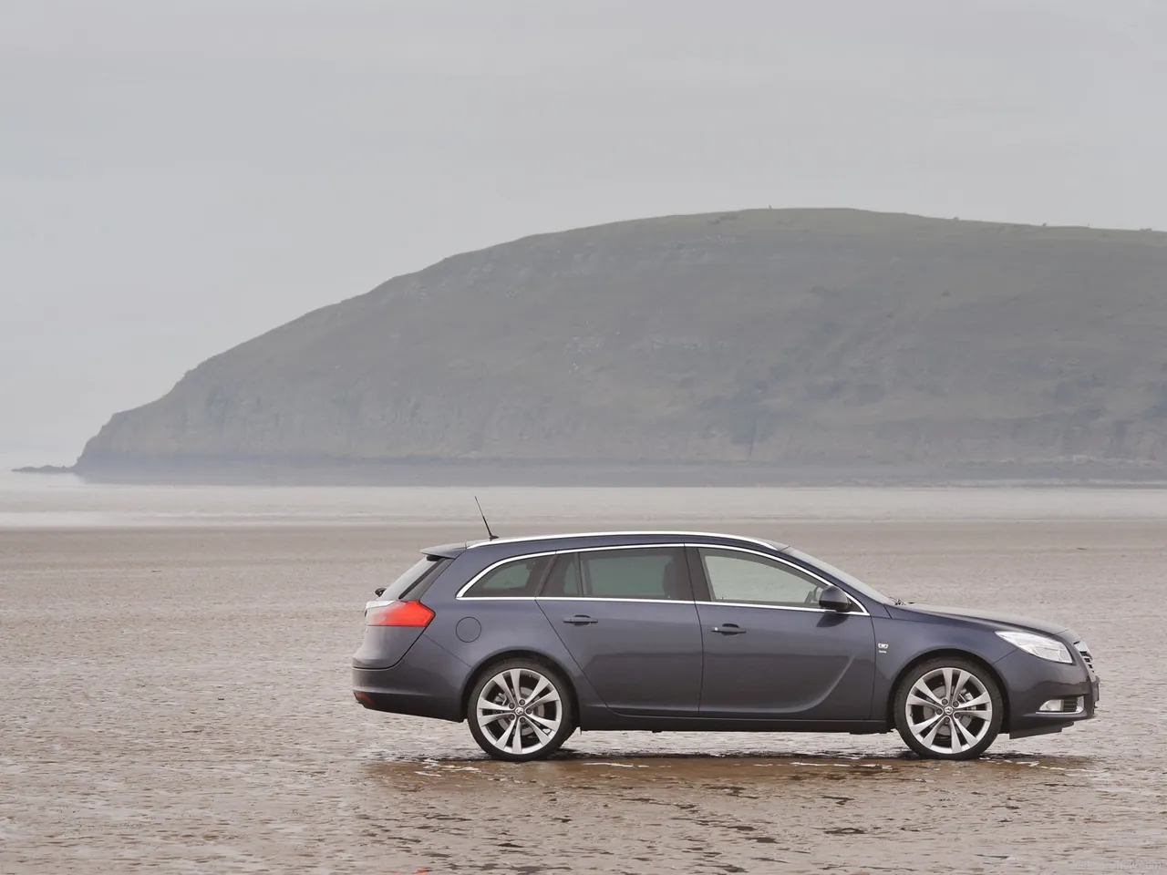 Vauxhall Insignia Sports Tourer (2010) – boční profil
