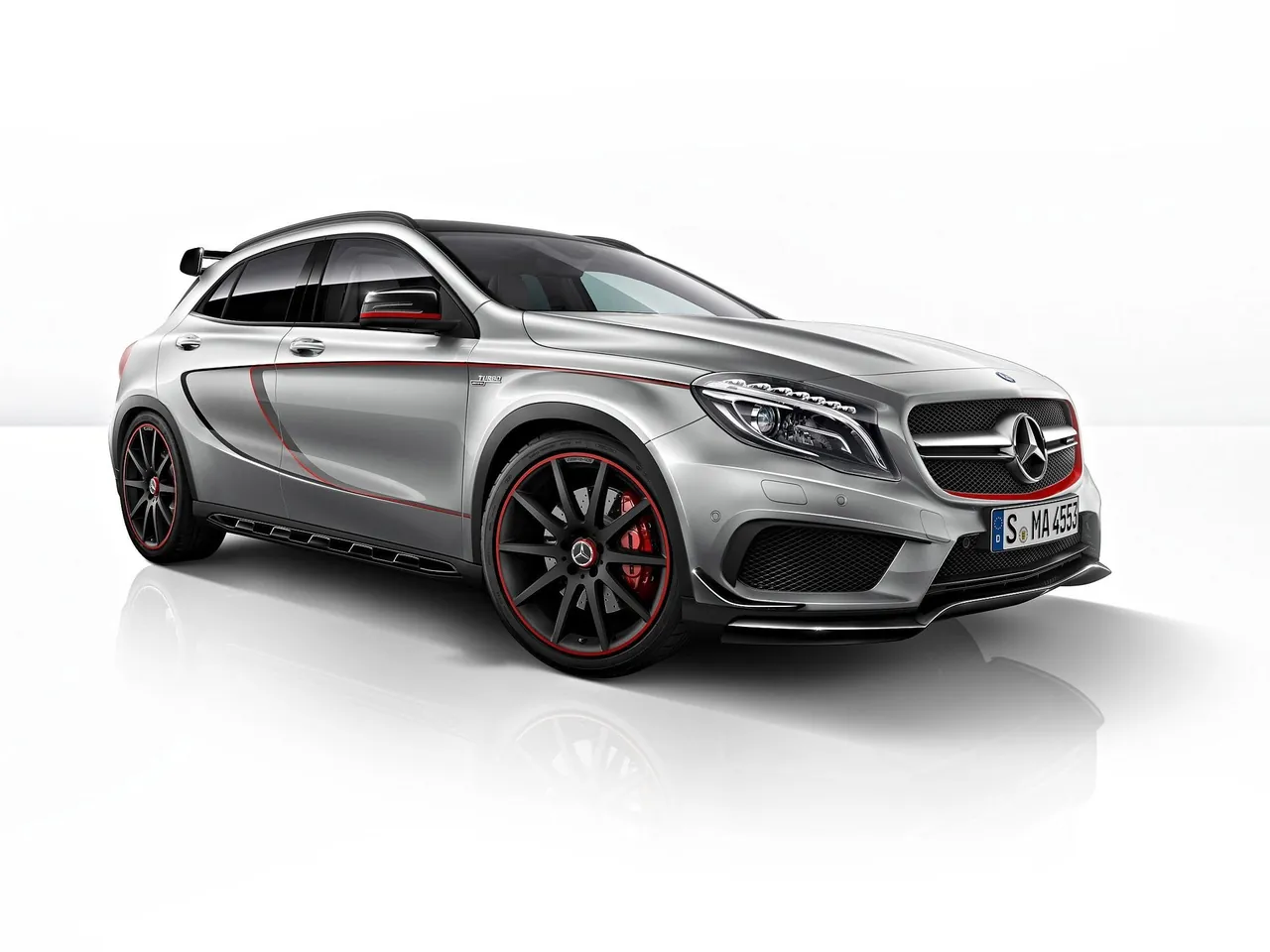 Mercedes-Benz GLA45 AMG (2015)