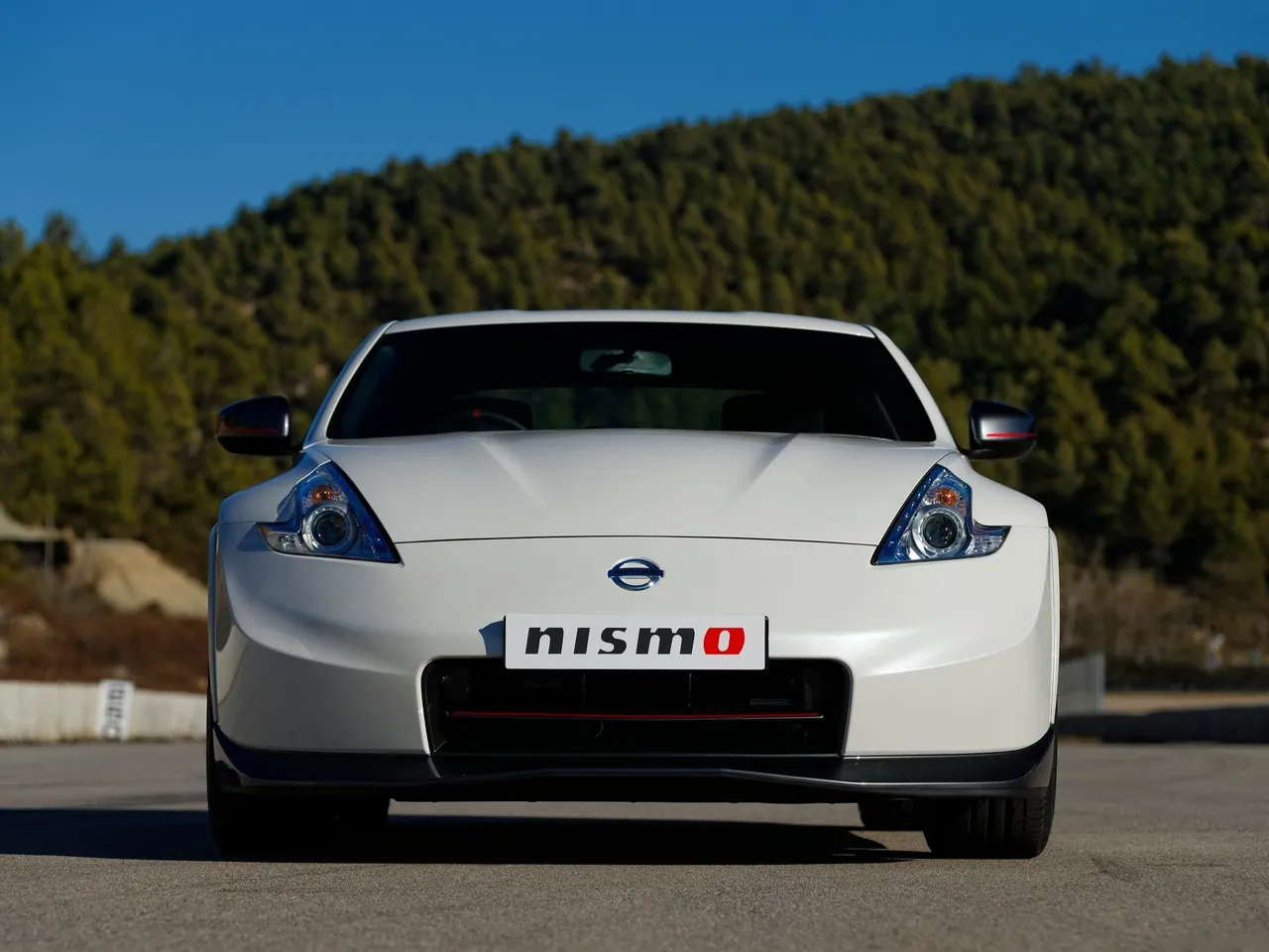 Nissan 370Z Nismo (2014) – zepředu