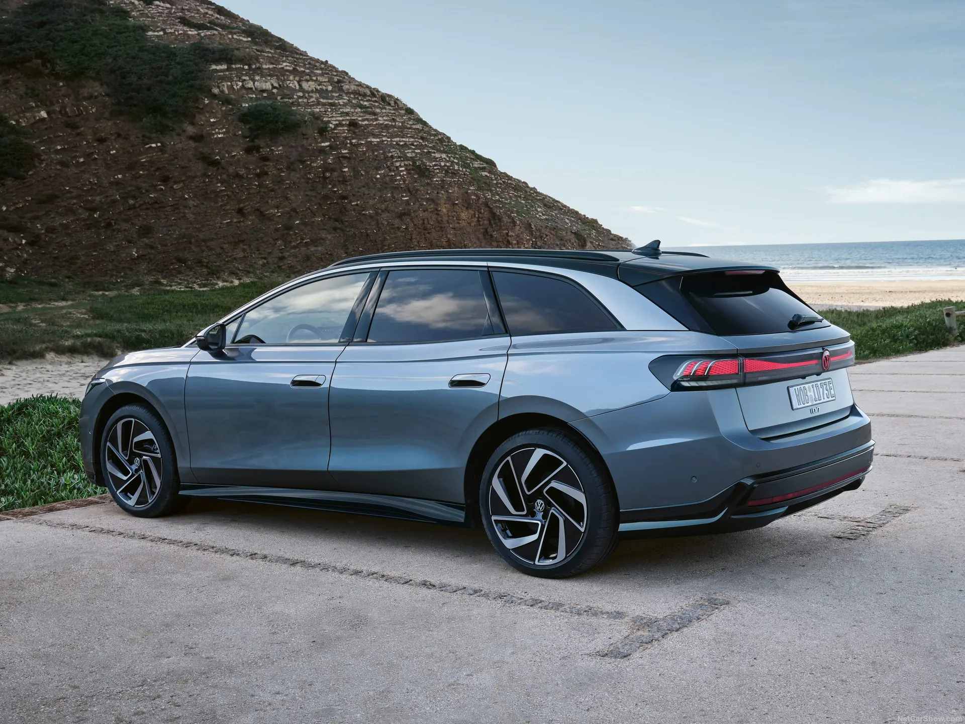 Volkswagen ID.7 Tourer (2025) – zadní tříčtvrteční pohled